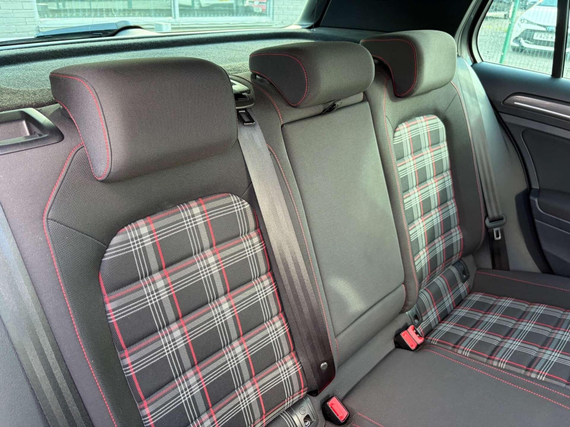 Volkswagen Golf view 30