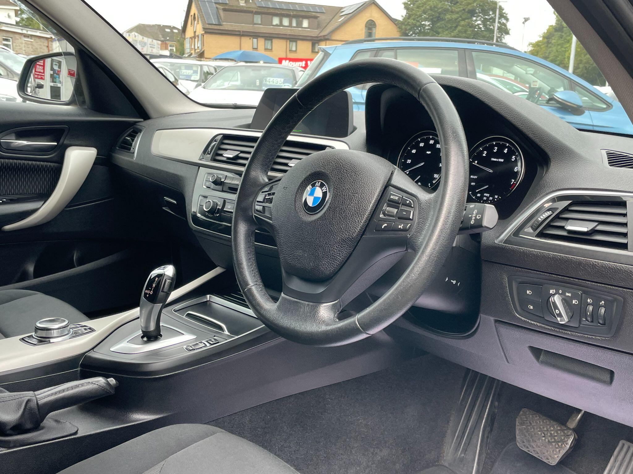 BMW 1 Series view 16