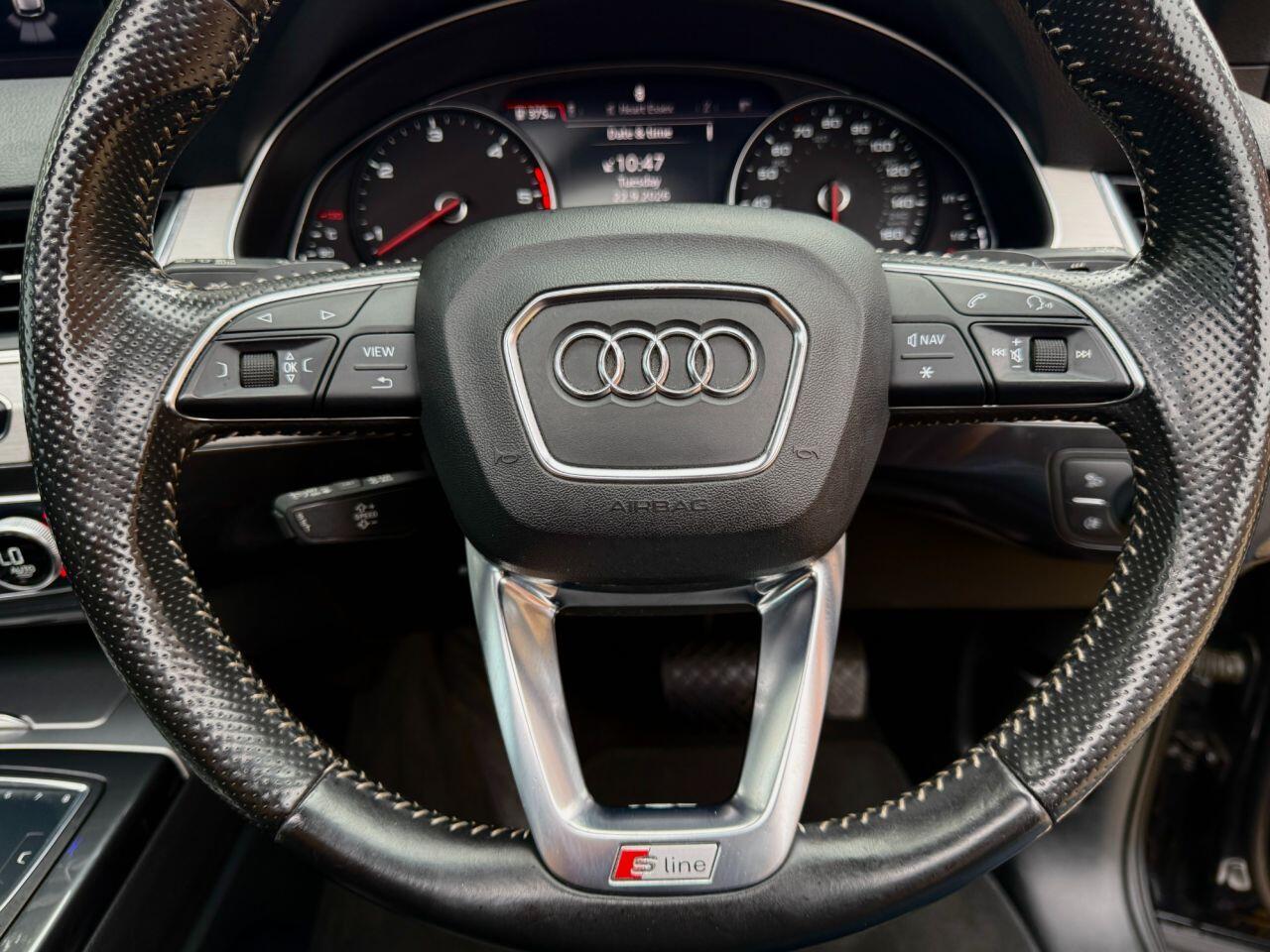 Audi Q7 view 18