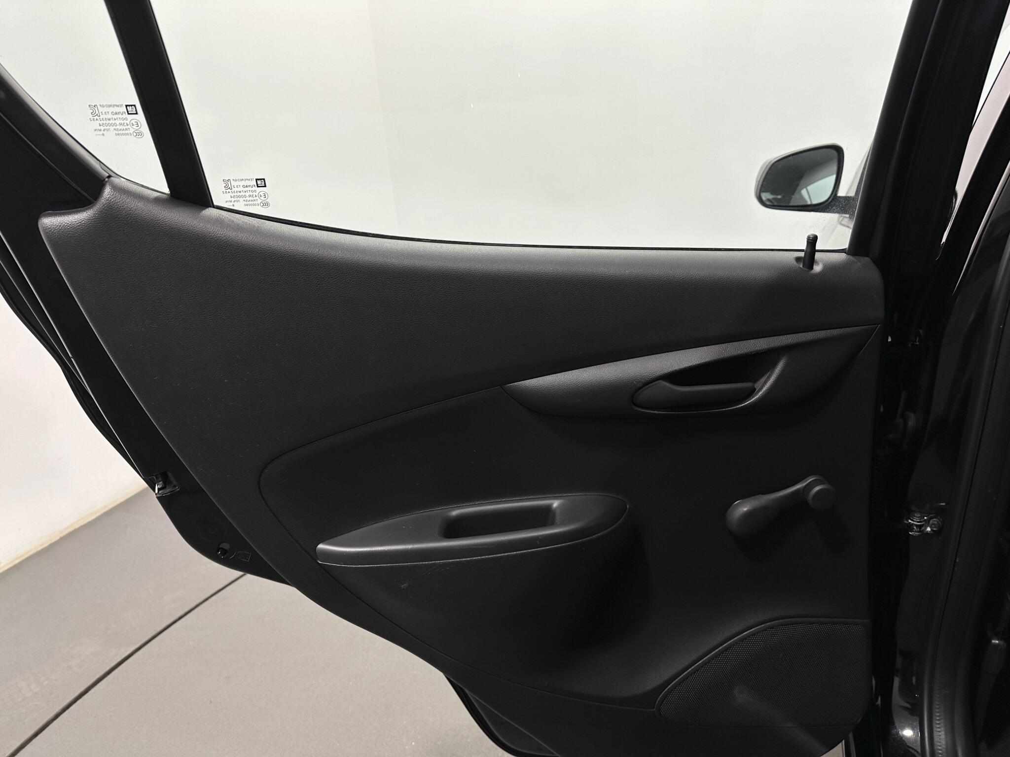 Vauxhall Viva view 36