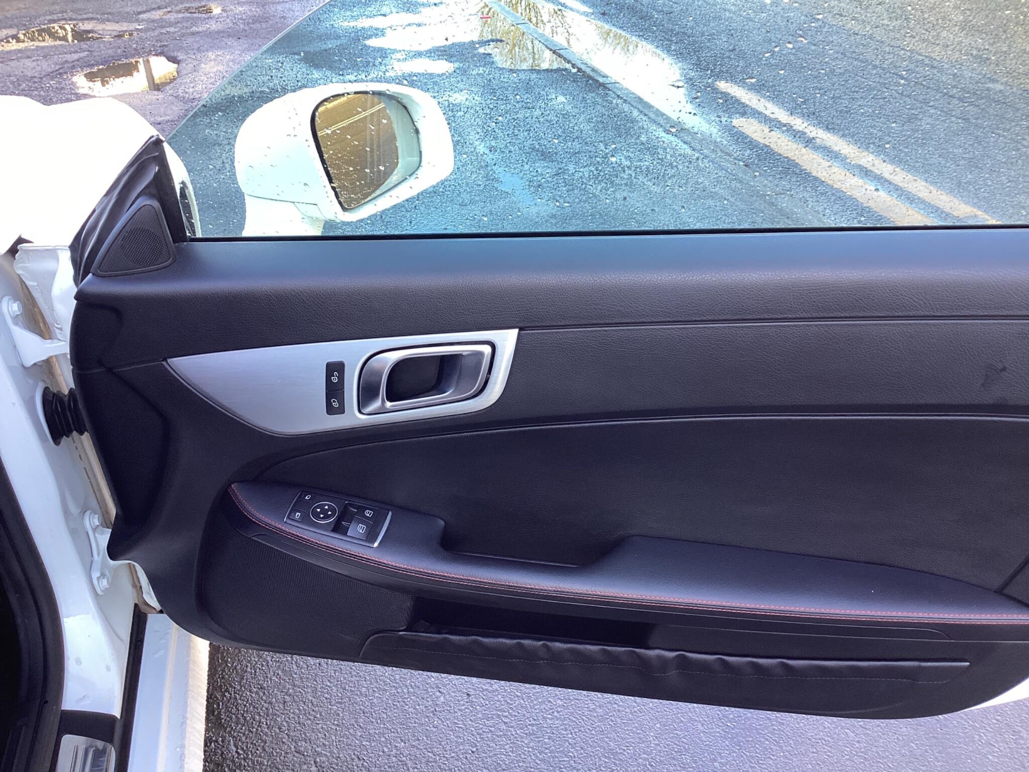 Mercedes-Benz SLK view 19