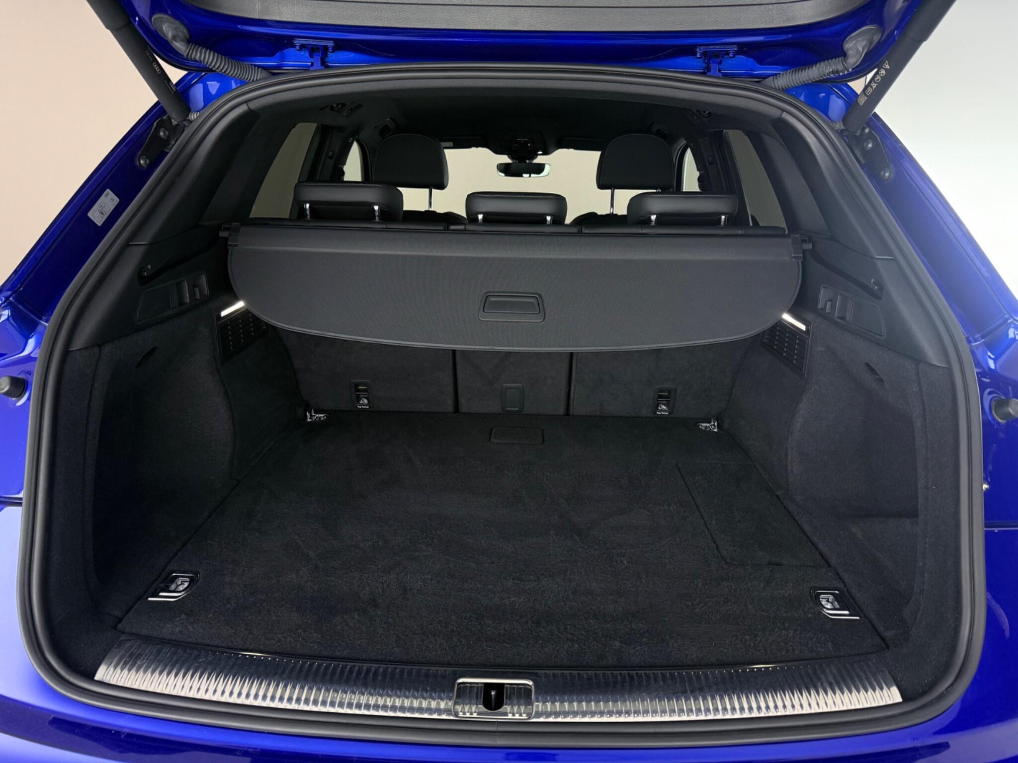 Audi Q5 view 10
