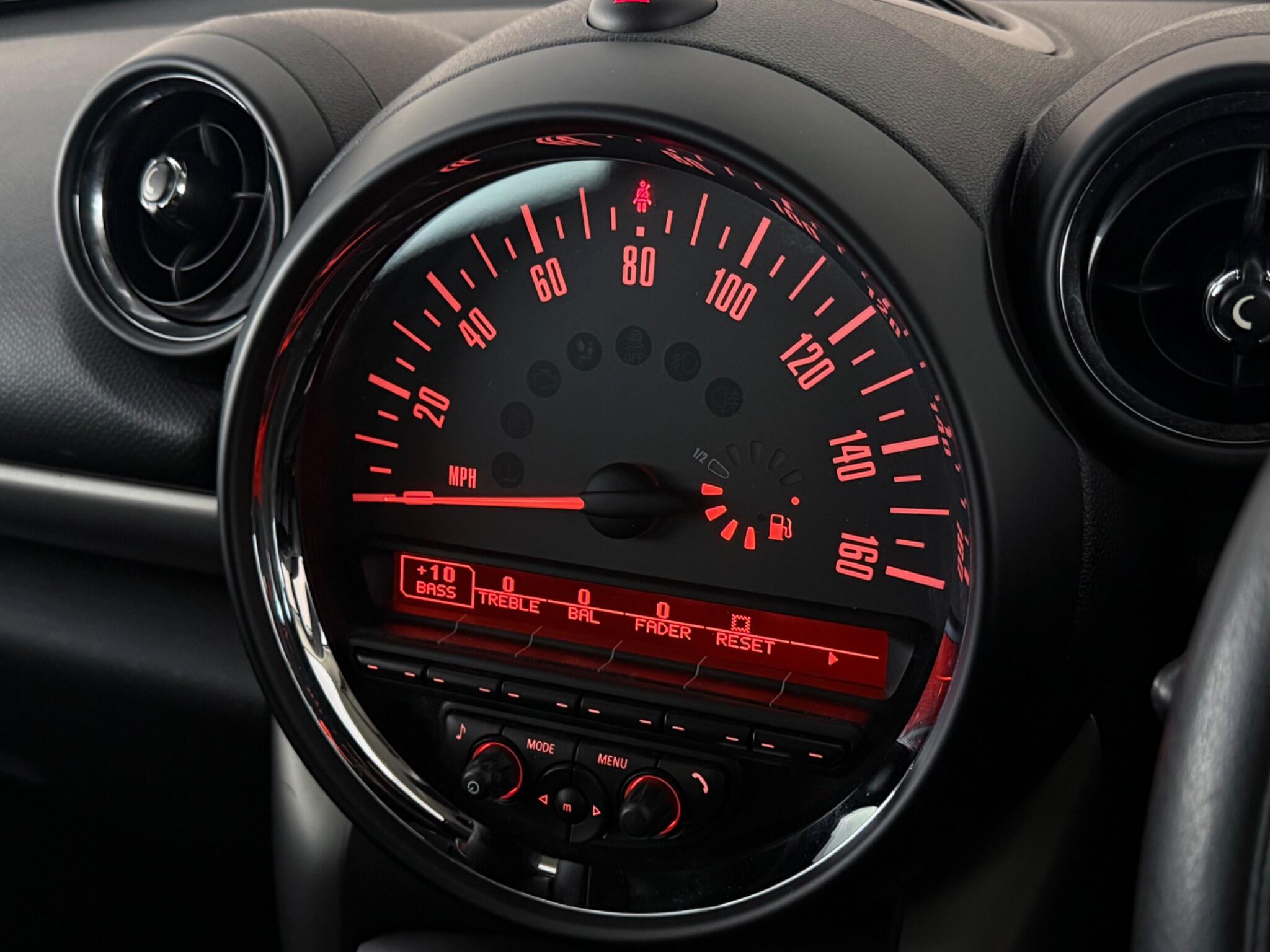 Mini Countryman view 18