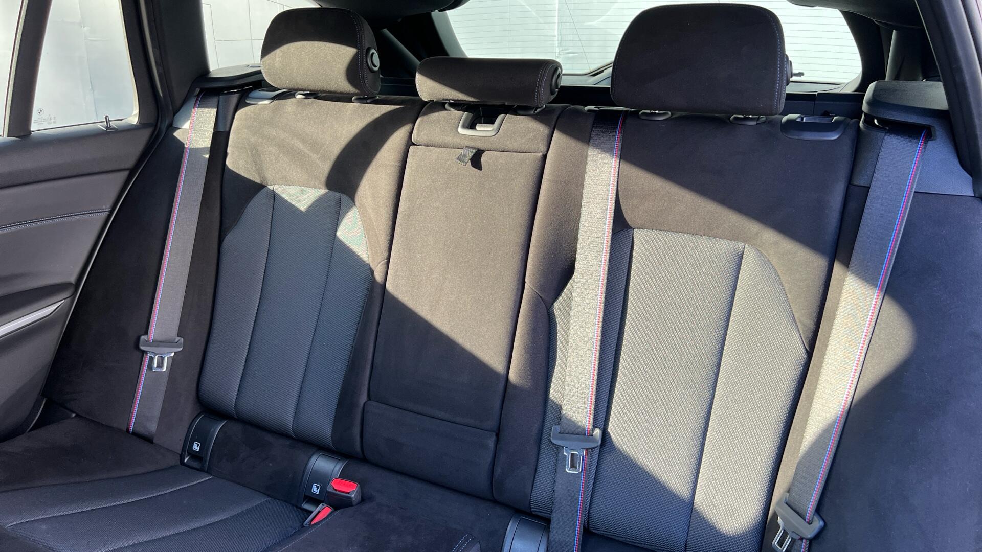 BMW 3 Series view 12