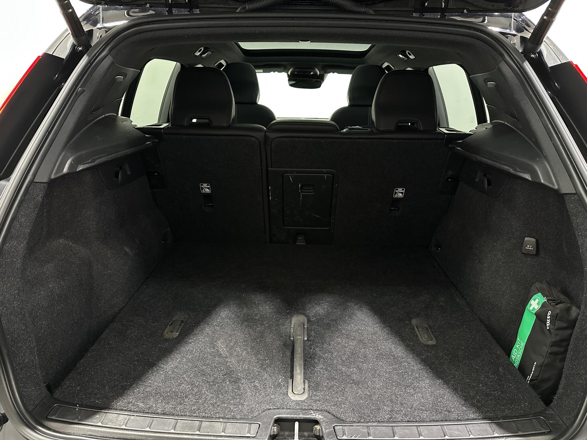 Volvo XC40 view 44