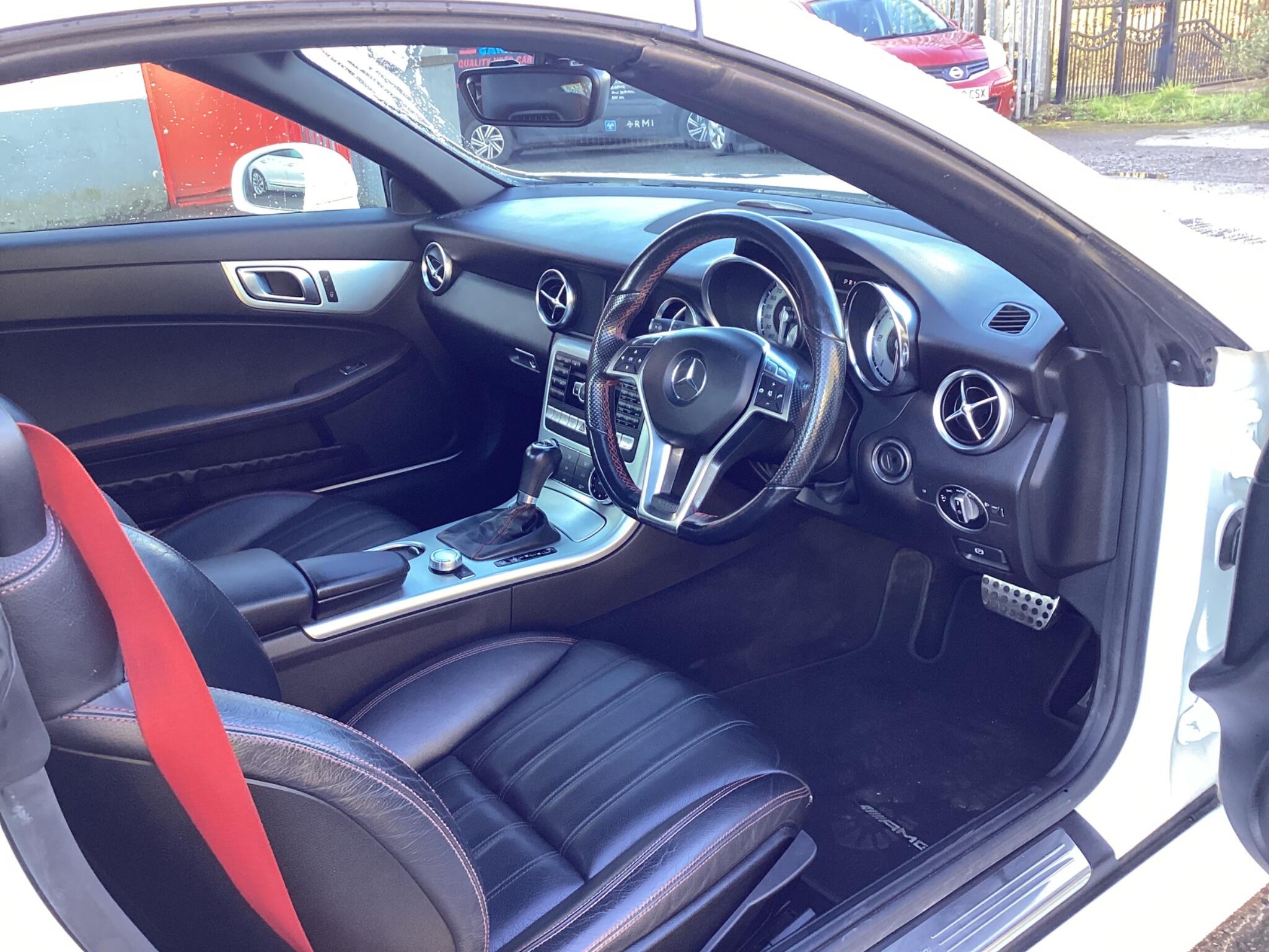 Mercedes-Benz SLK view 3