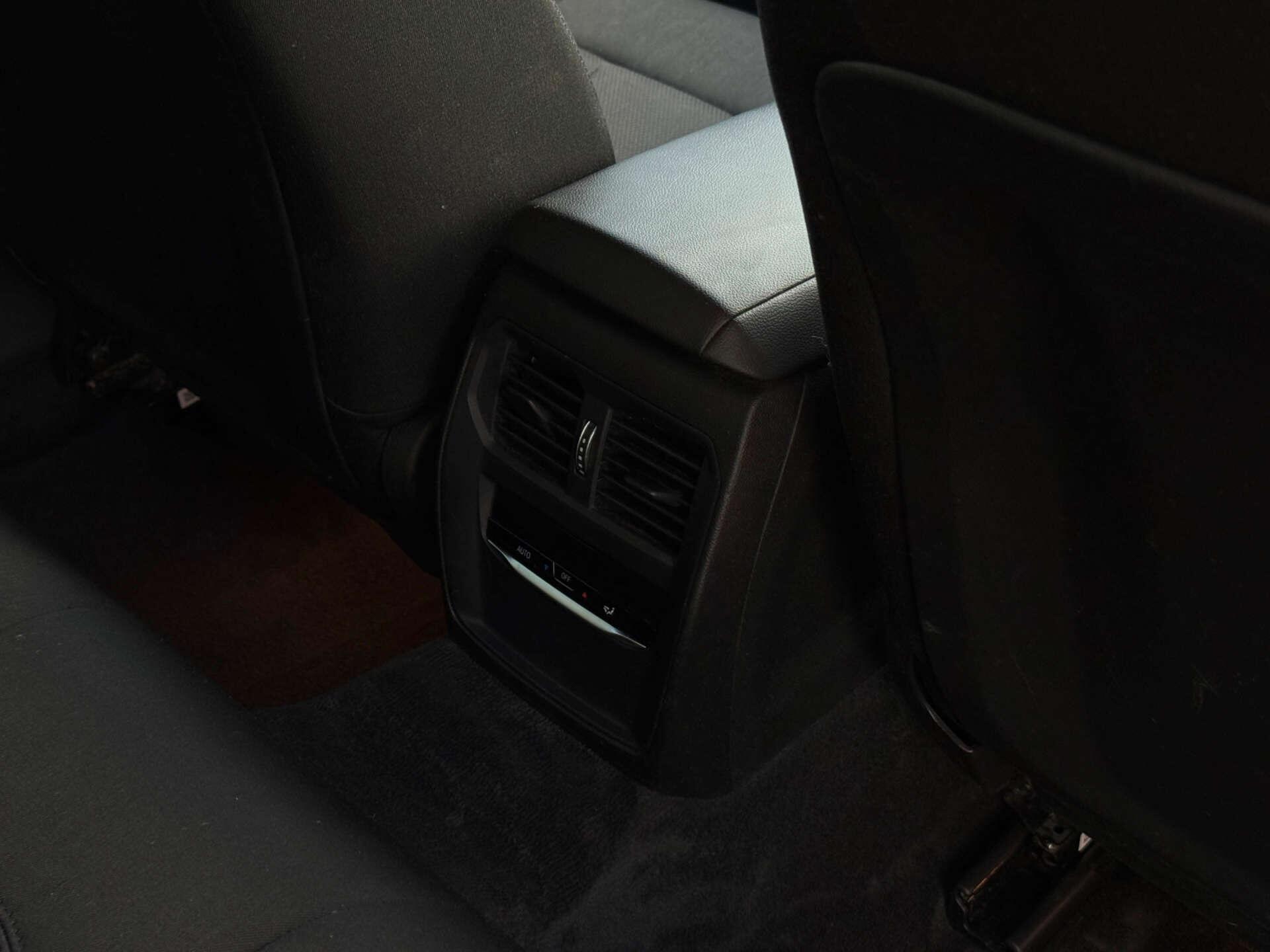 BMW 3 Series view 27