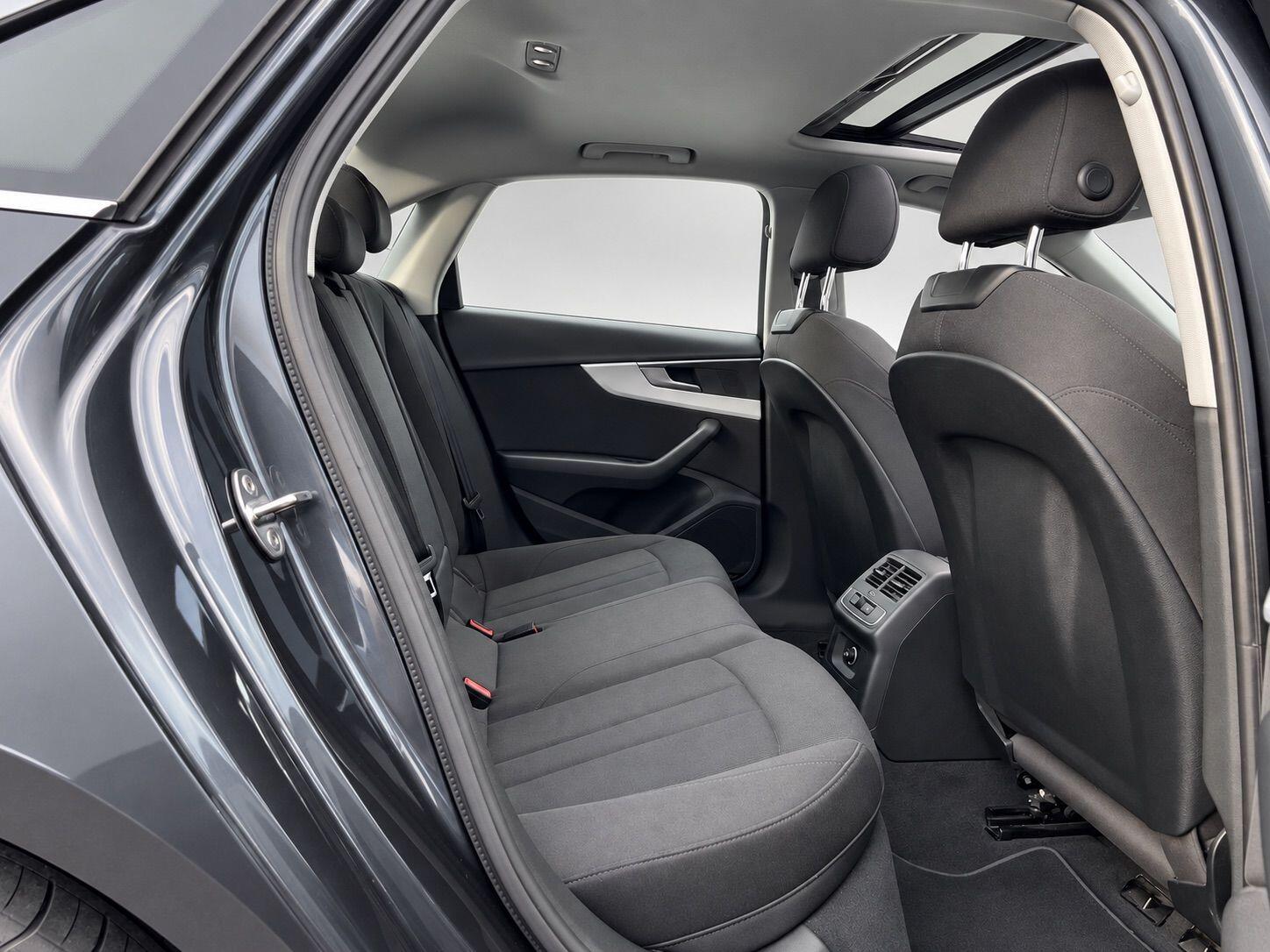 Audi A4 view 29