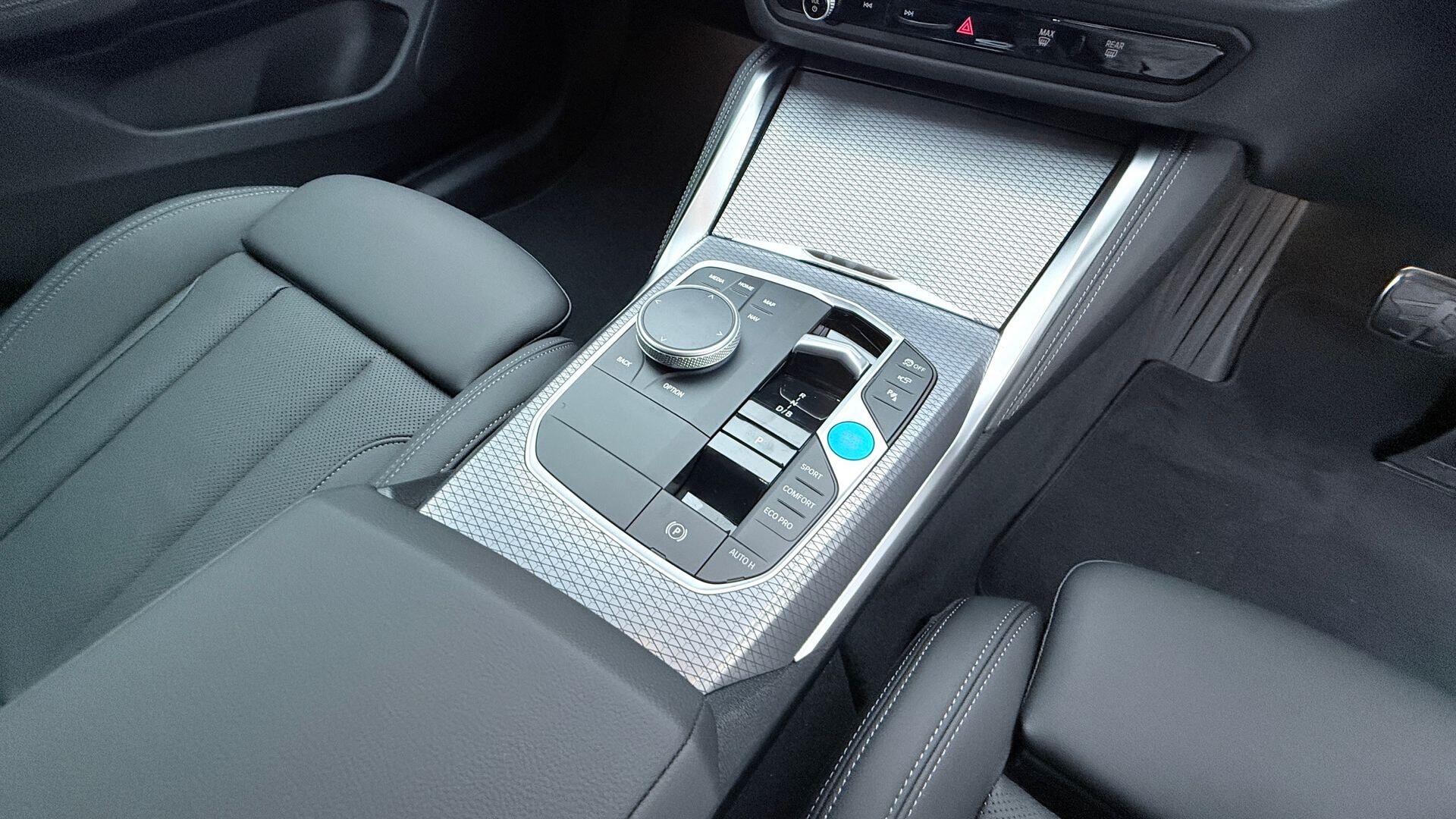 BMW i4 view 10