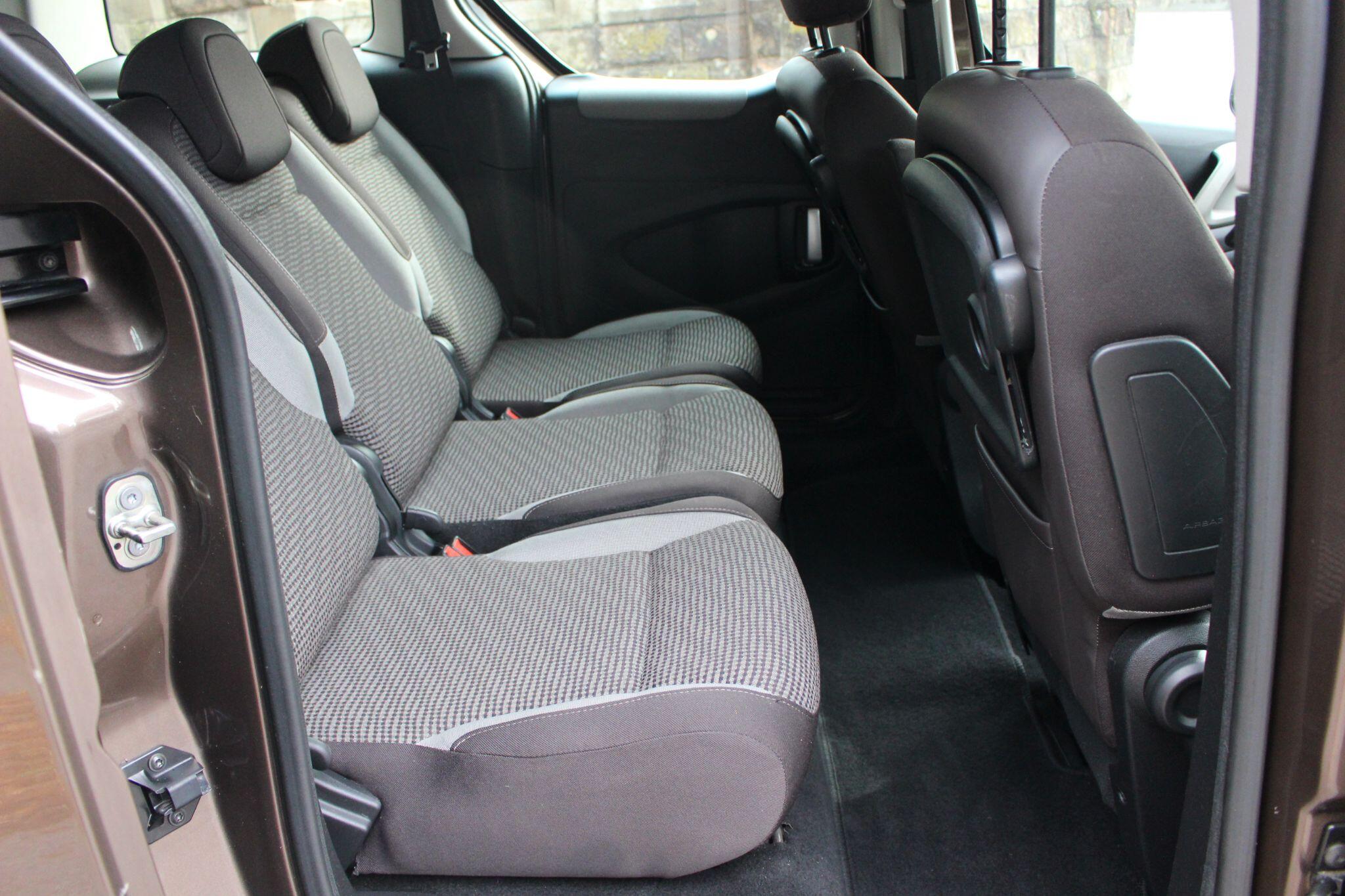 Peugeot Partner Tepee view 27