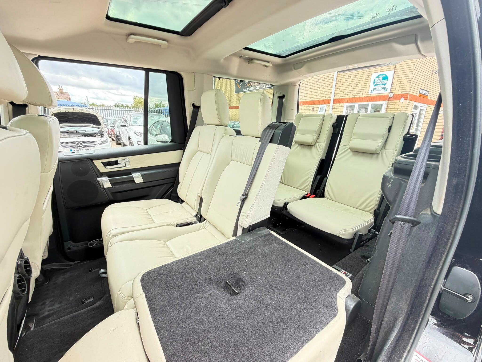 Land Rover Discovery view 21