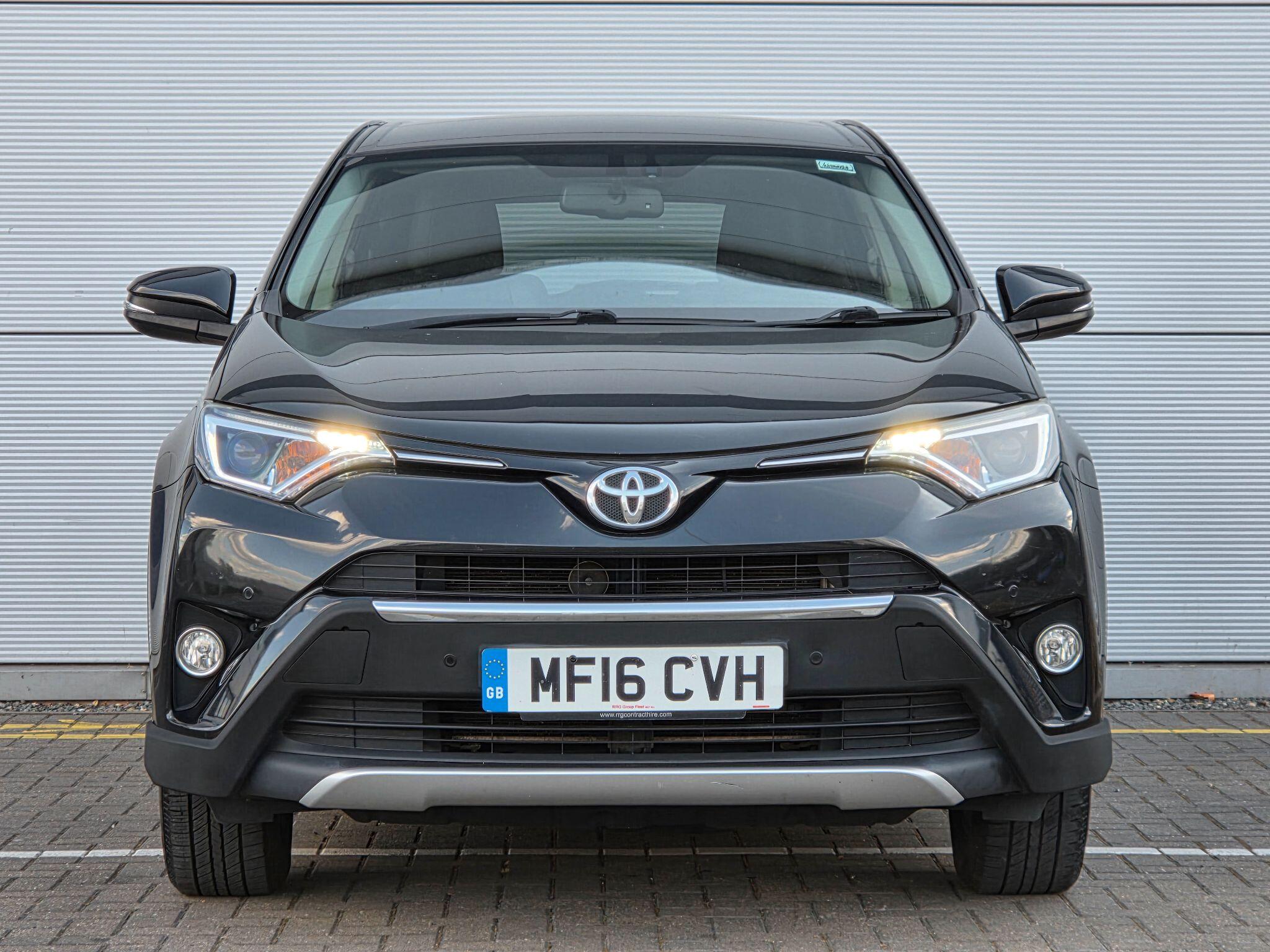 Toyota Rav4 view 3