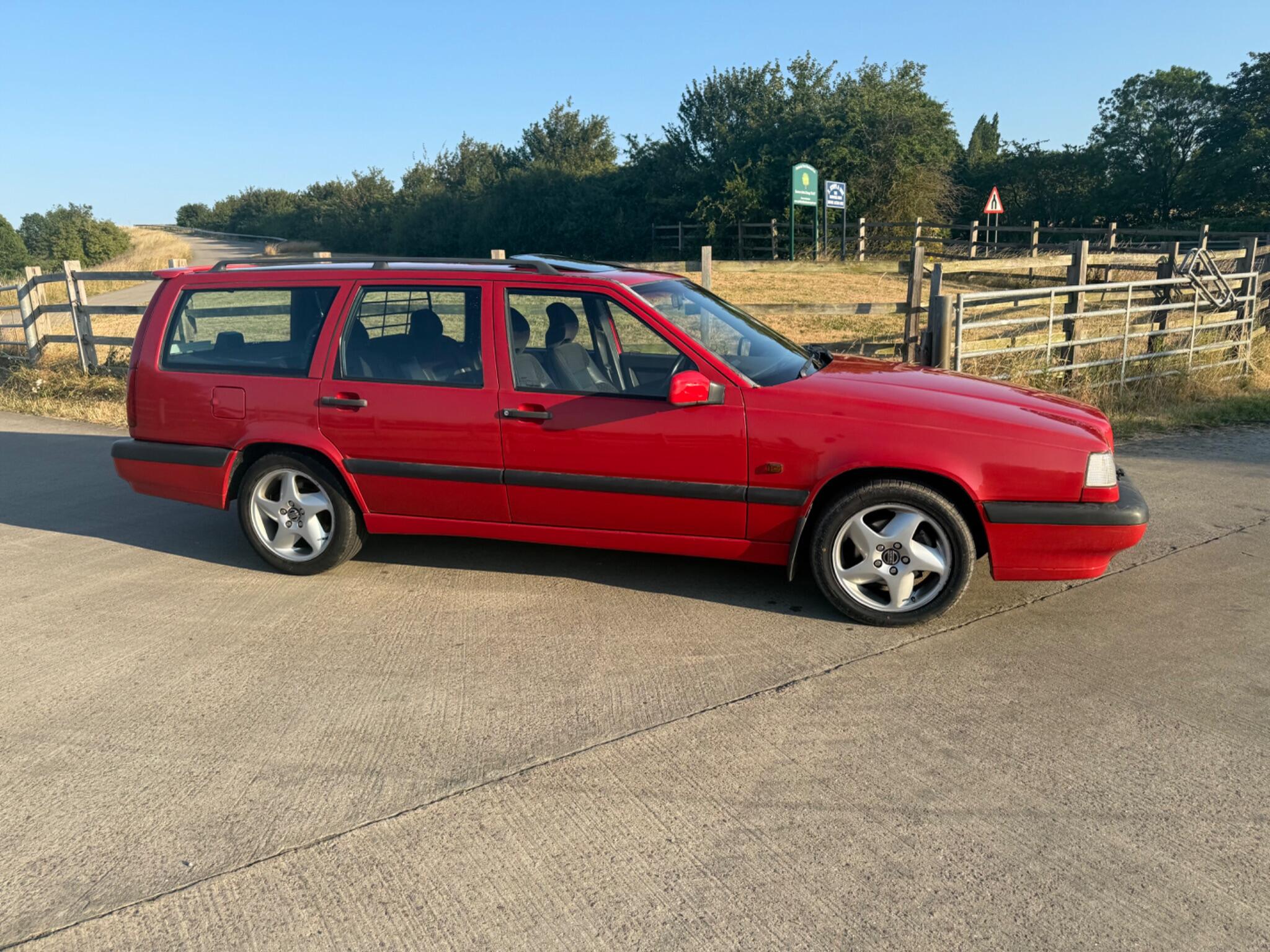 Volvo 850 2.5 20v GLT 5dr — photo 22 of 96