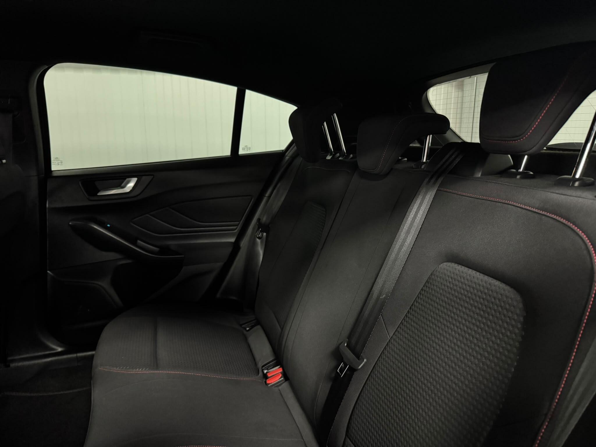 Ford Focus view 30