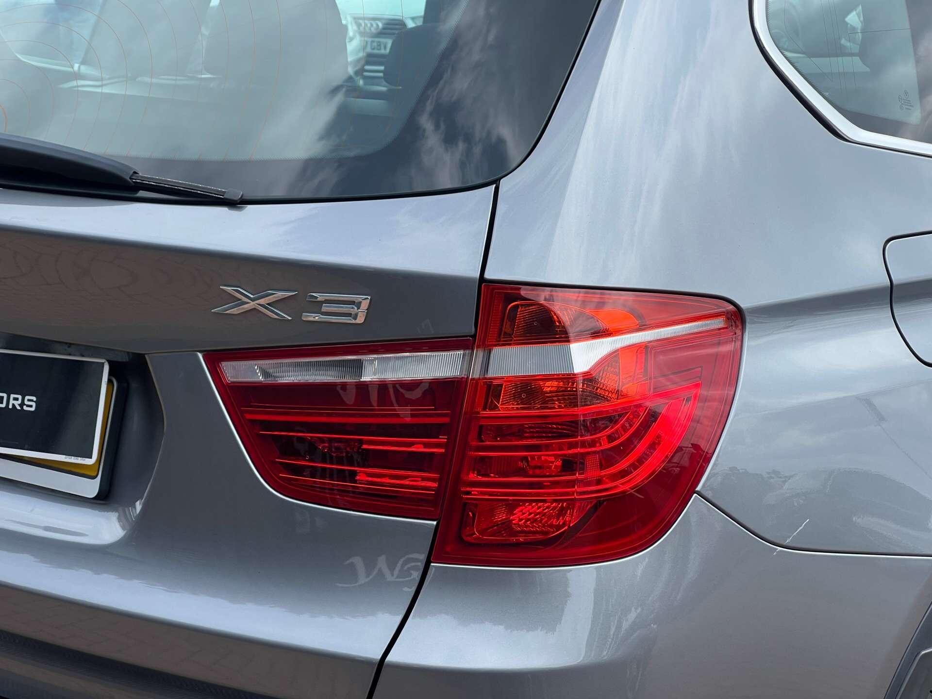 BMW X3 view 9