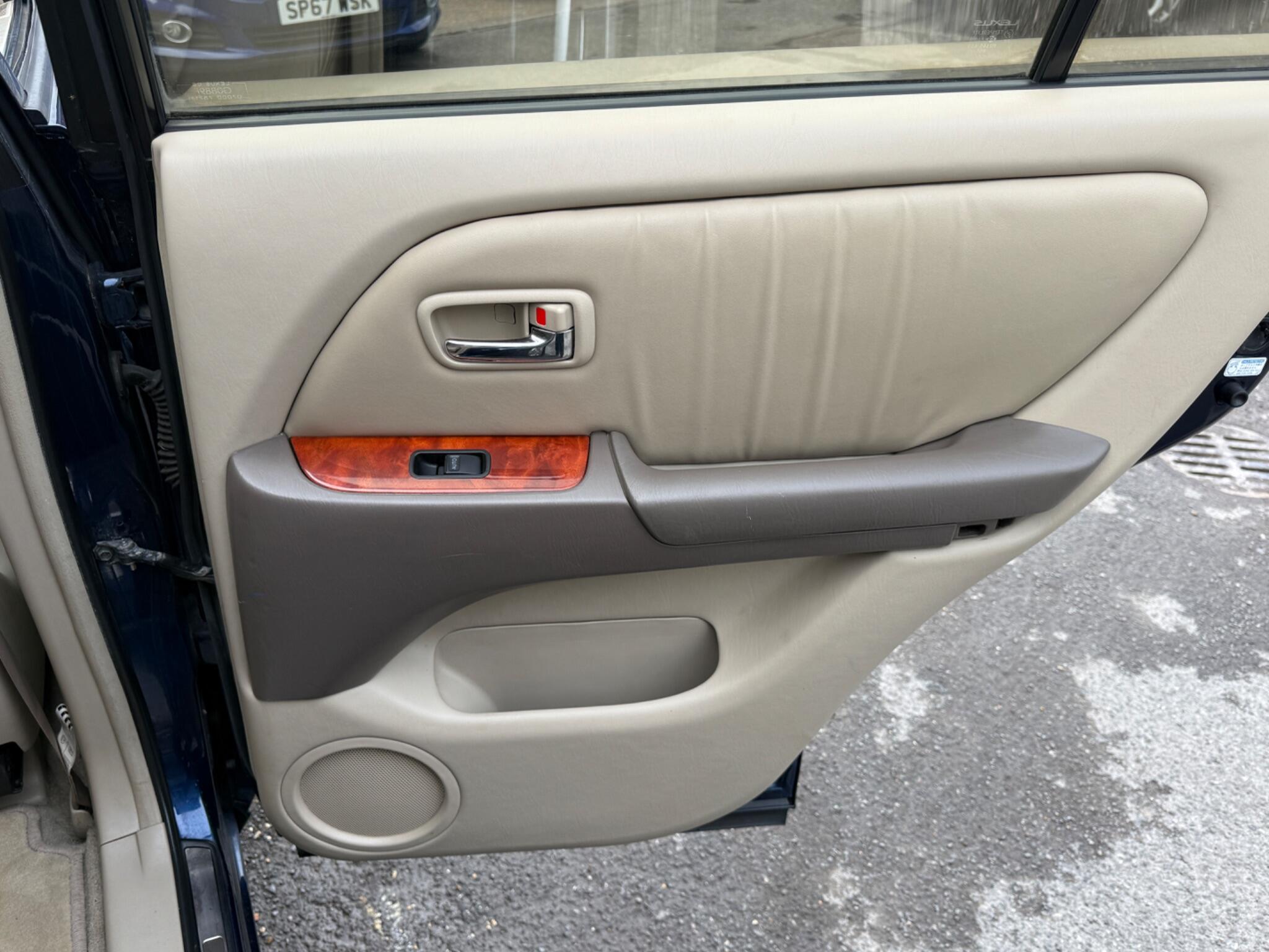 Lexus RX - Image 39