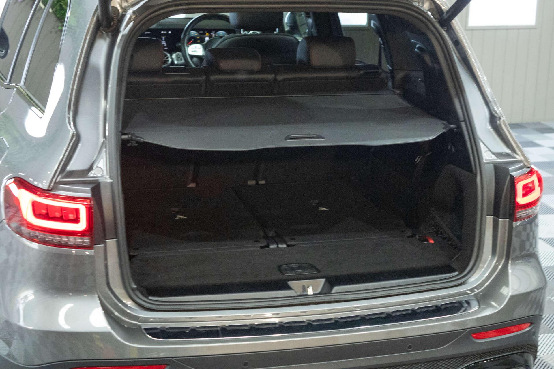 Mercedes-Benz GLB view 22