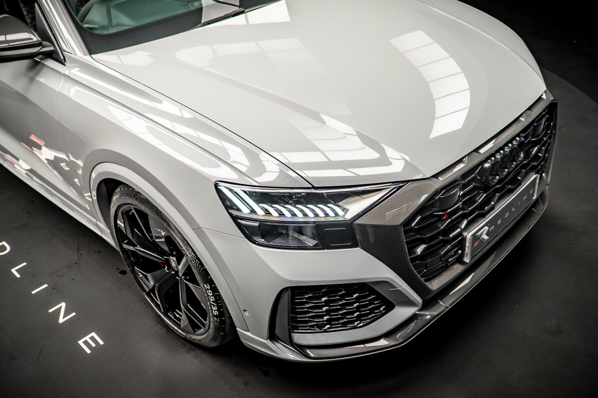 Audi RS Q8 view 10