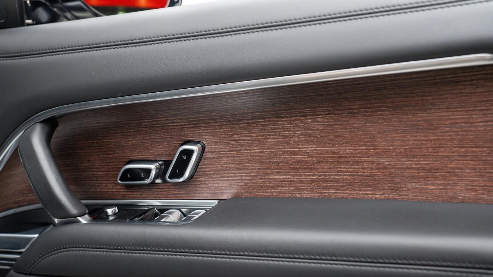 Land Rover Range Rover view 27