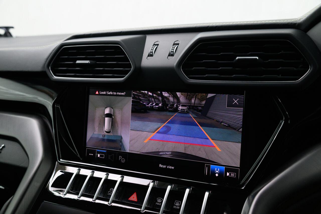 Lamborghini Urus view 85