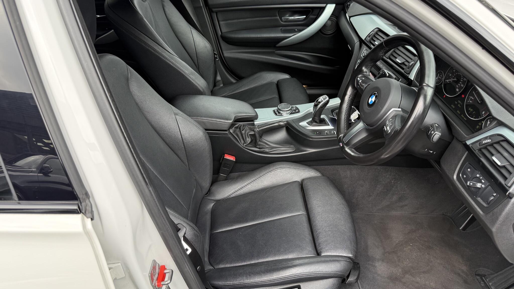 BMW 3 Series view 21