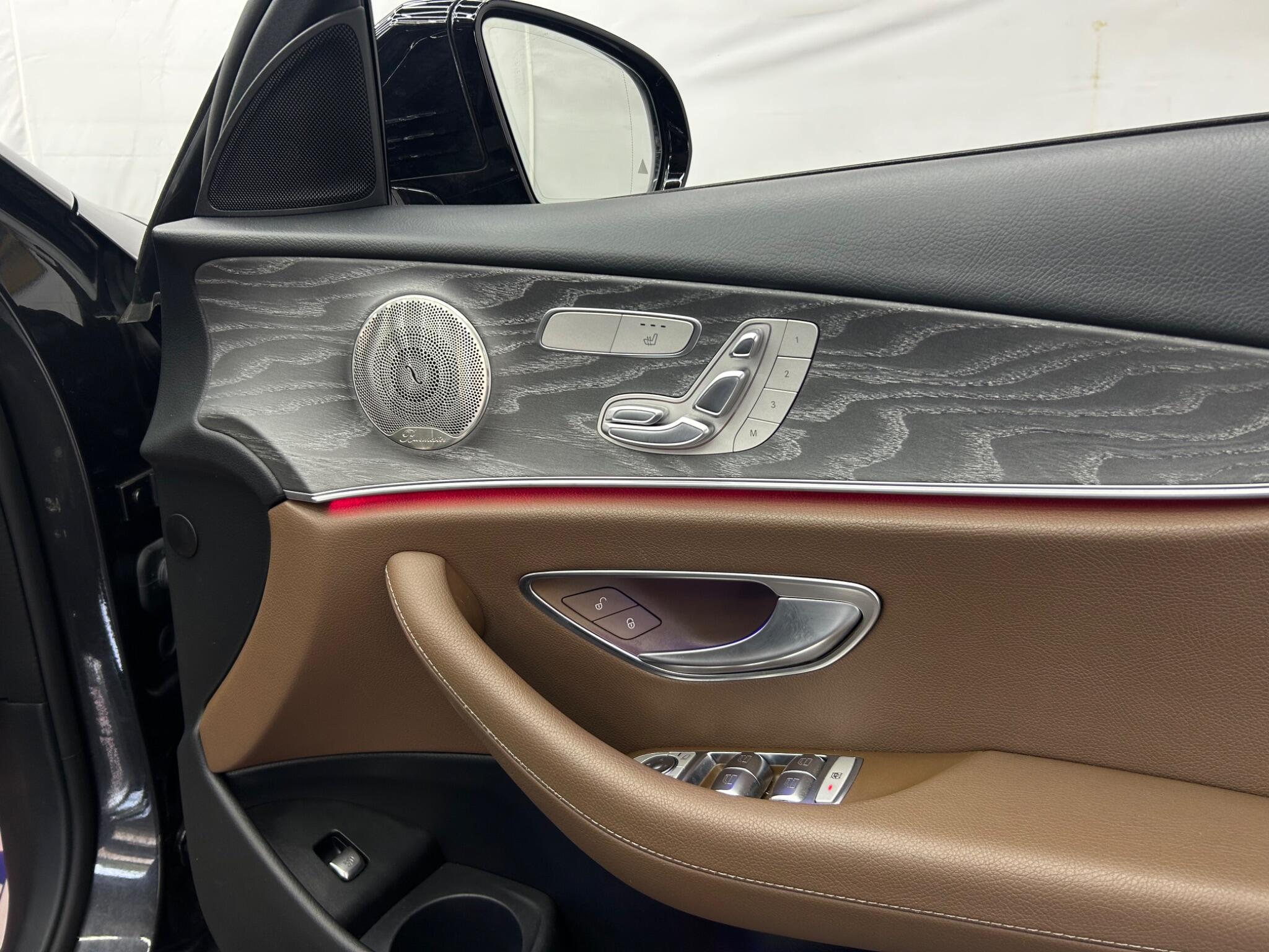 Mercedes-Benz E Class view 55
