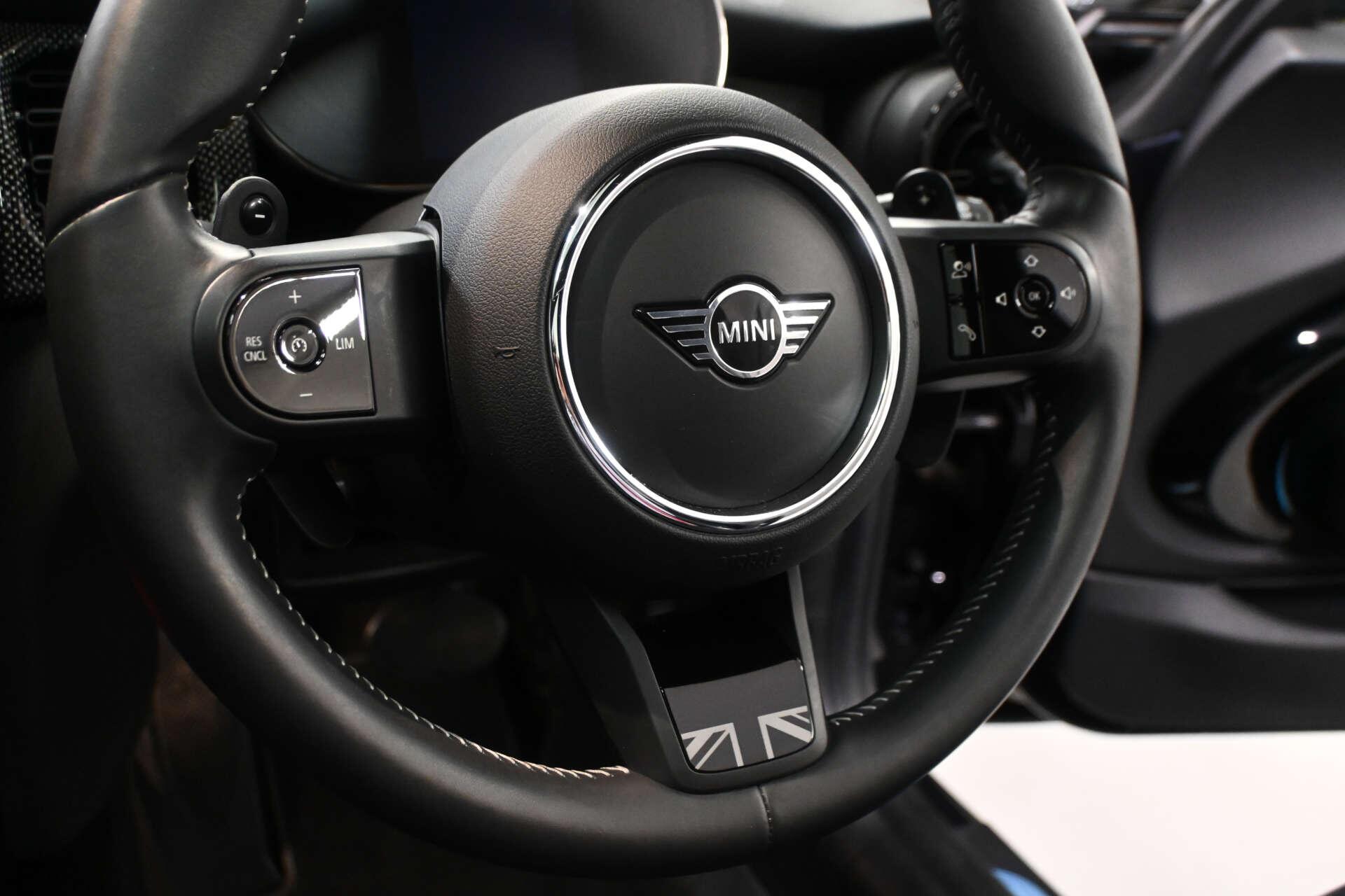 Mini Hatch view 42