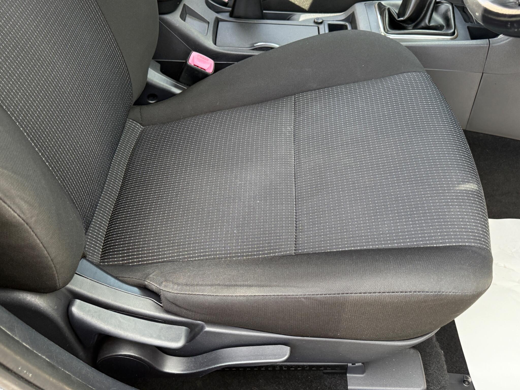Mitsubishi Lancer - Image 32