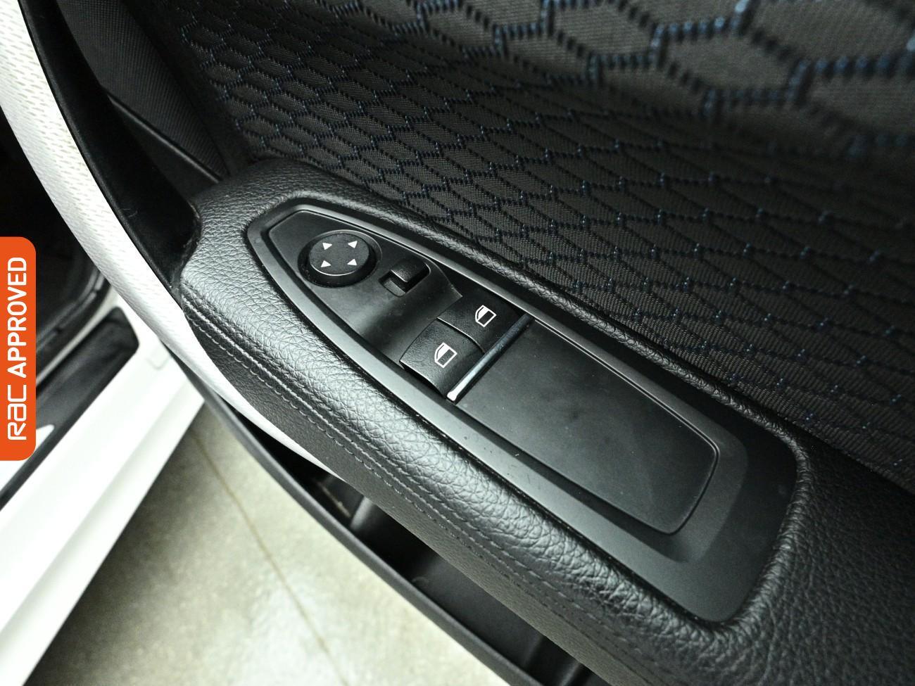 BMW 2 Series view 23