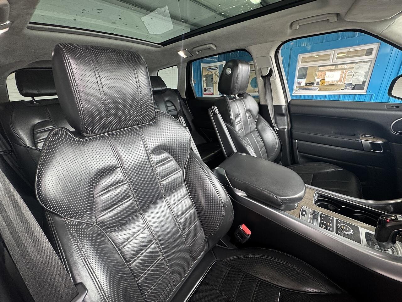 Land Rover Range Rover Sport view 12