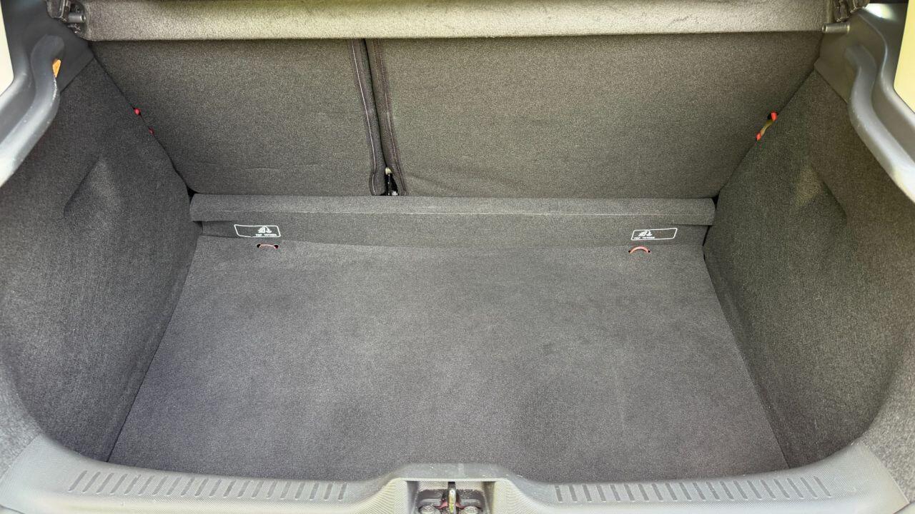 Renault Clio view 32