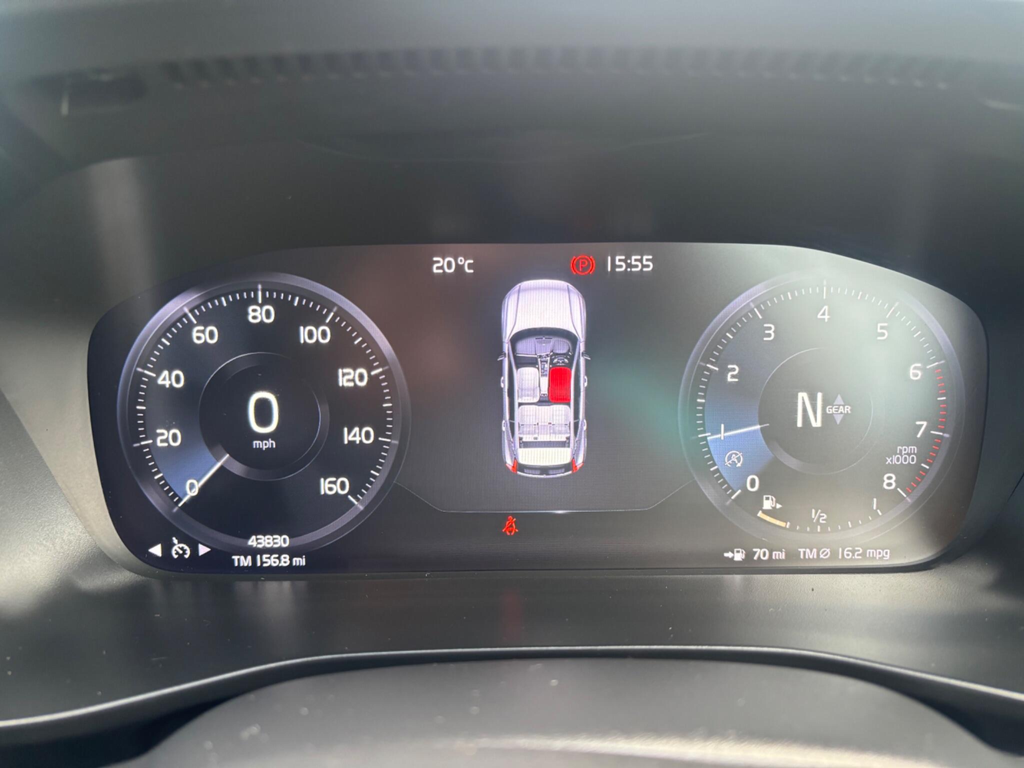 Volvo XC40 view 14
