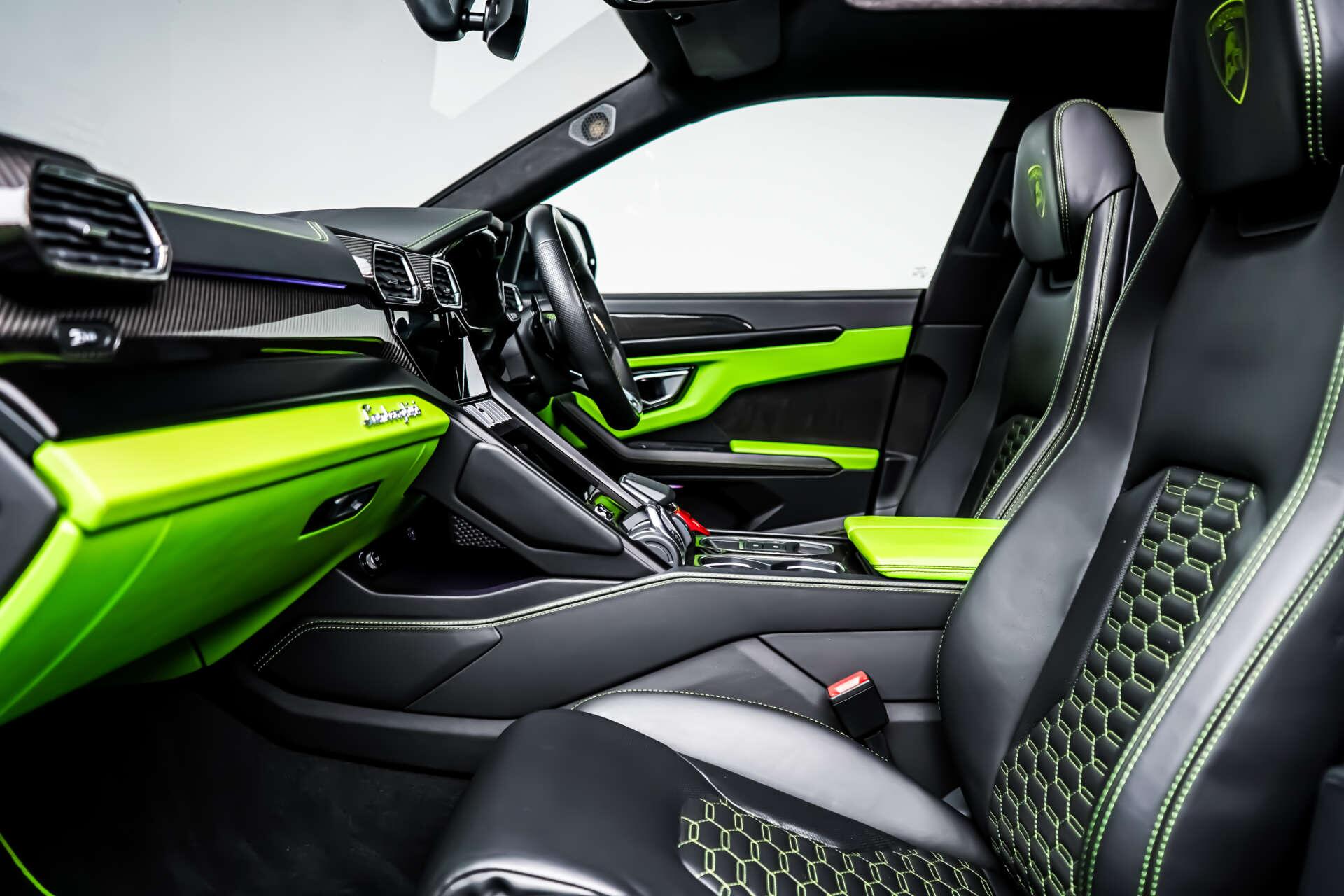 Lamborghini Urus view 8