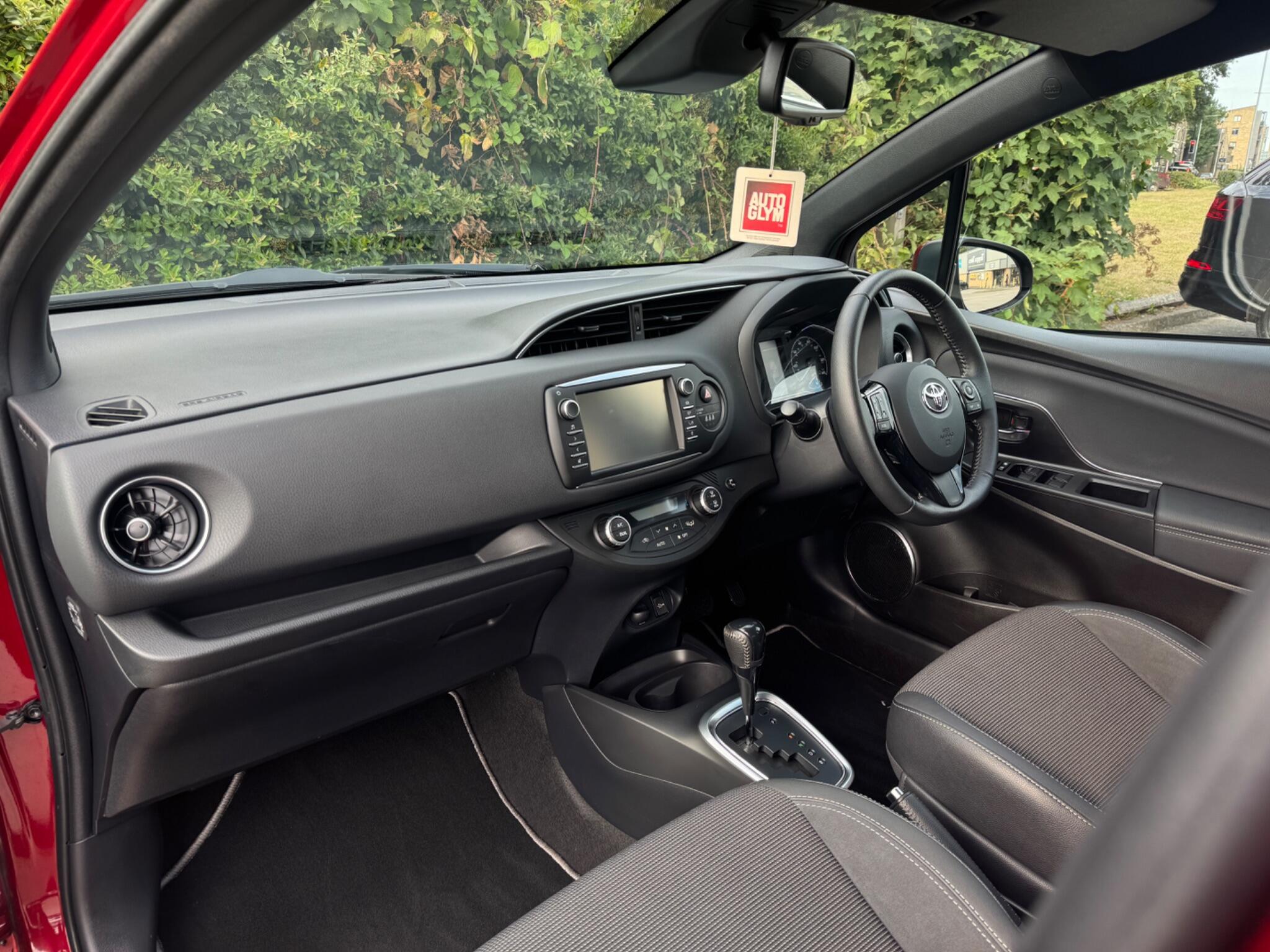Toyota Yaris view 16