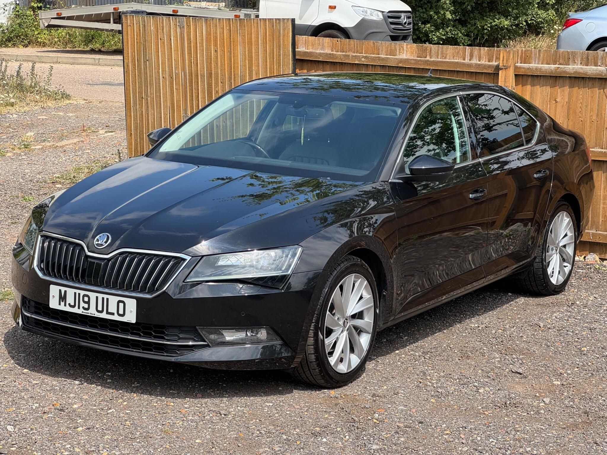 Skoda Superb view 3
