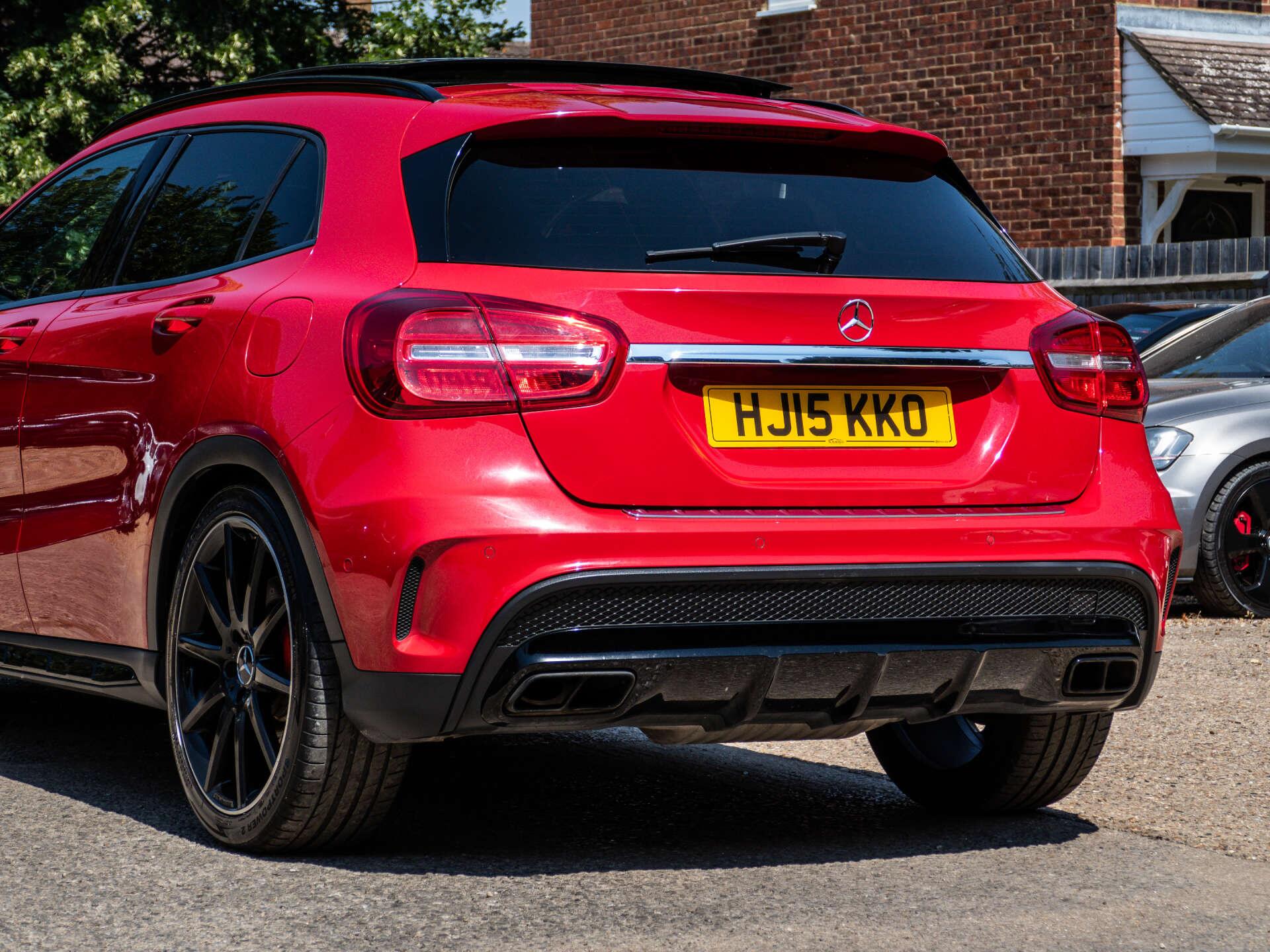 Mercedes-Benz Gla view 12