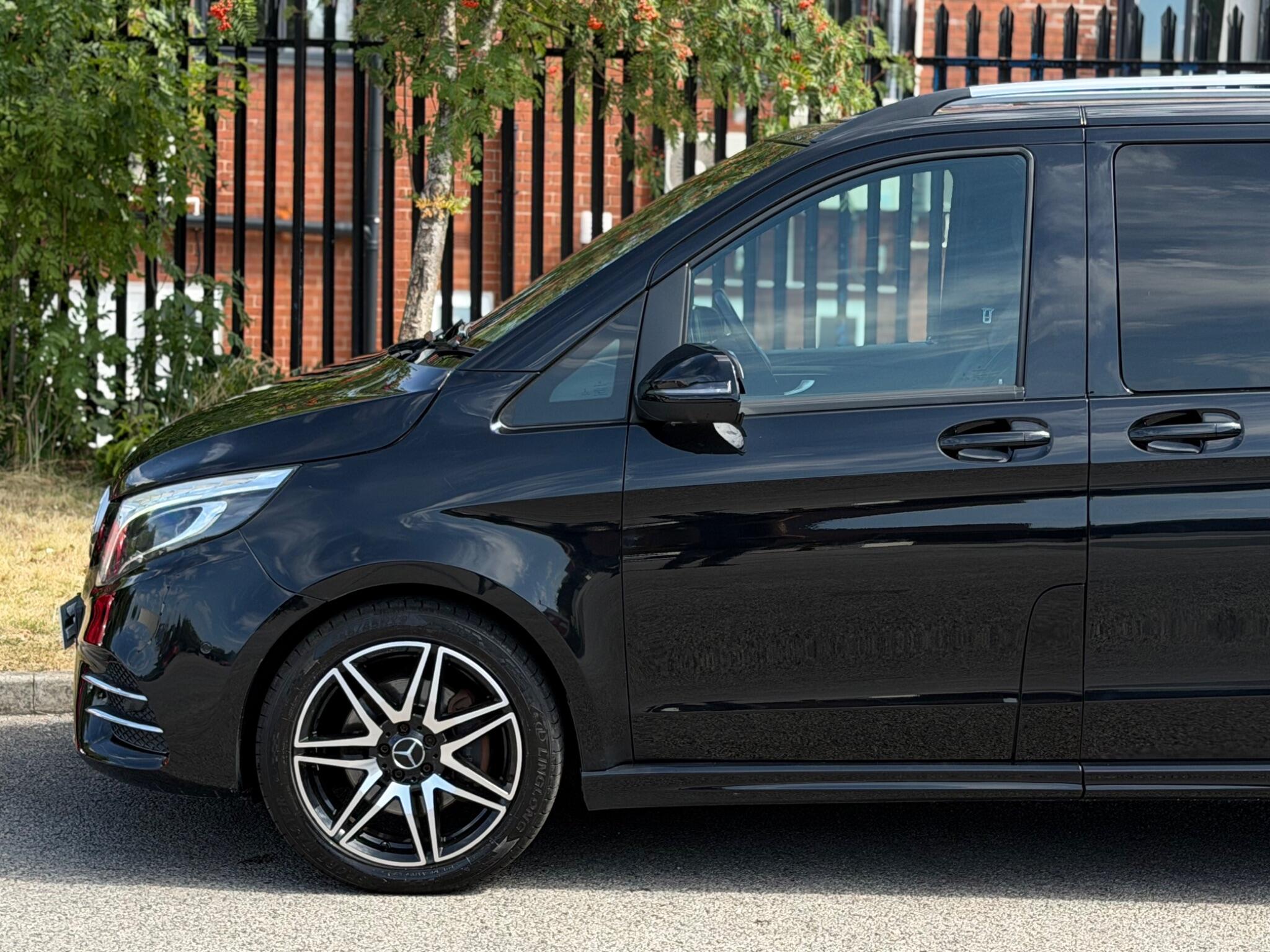 Mercedes-Benz V-Class view 10