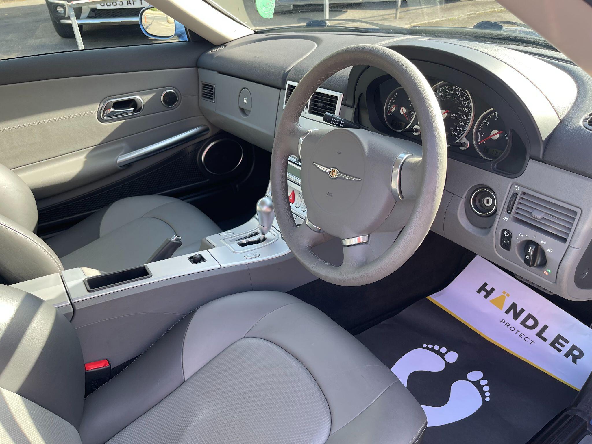 Chrysler Crossfire view 21