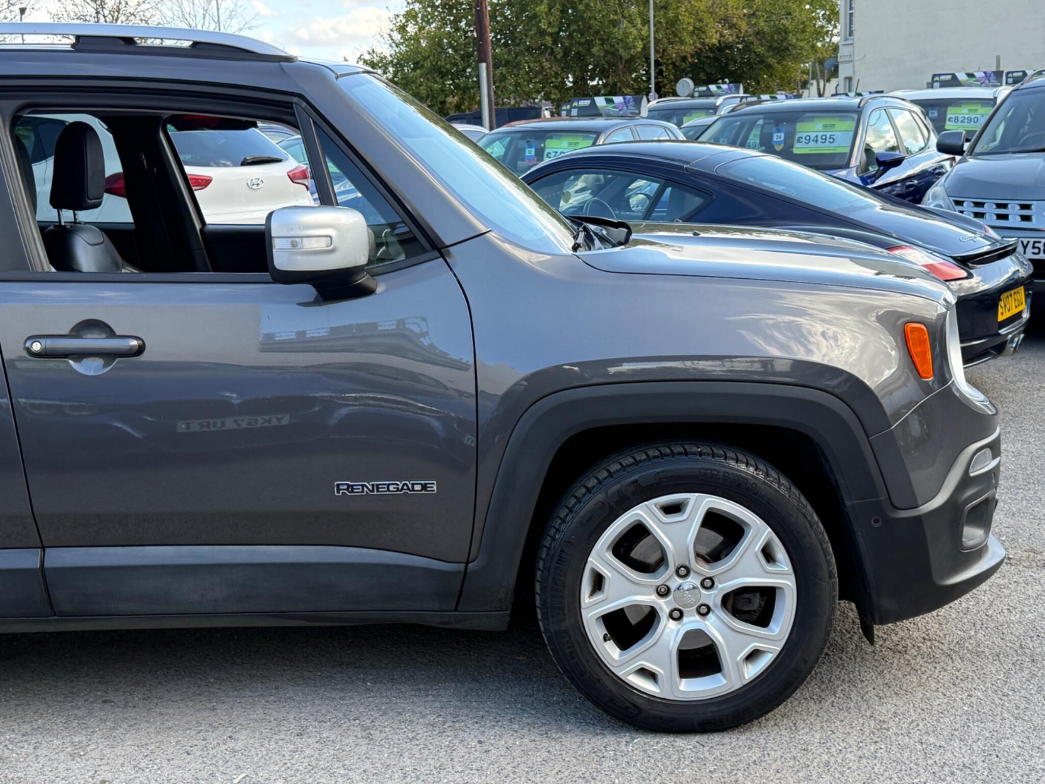 Jeep Renegade - Image 20