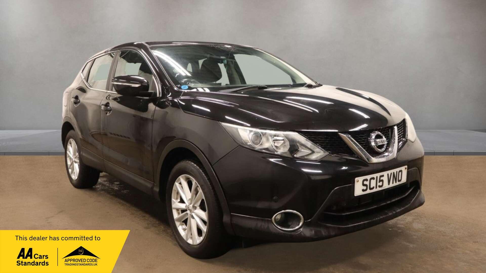 2015 Nissan Qashqai in Black for sale