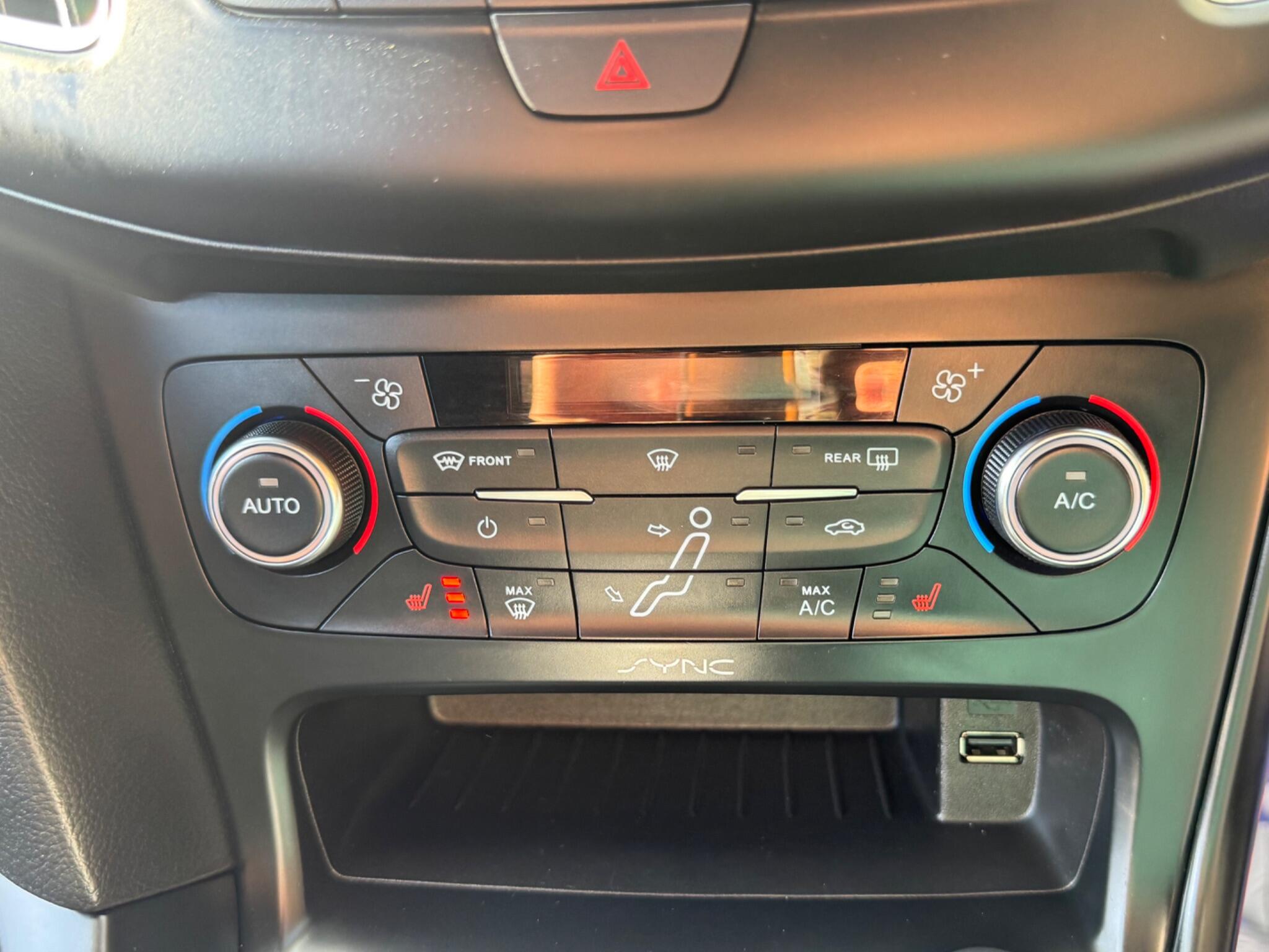Ford Focus view 24