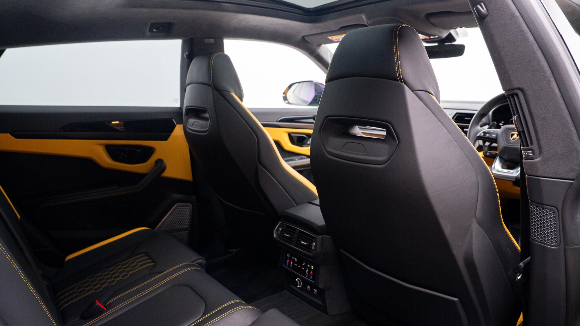 Lamborghini Urus view 18
