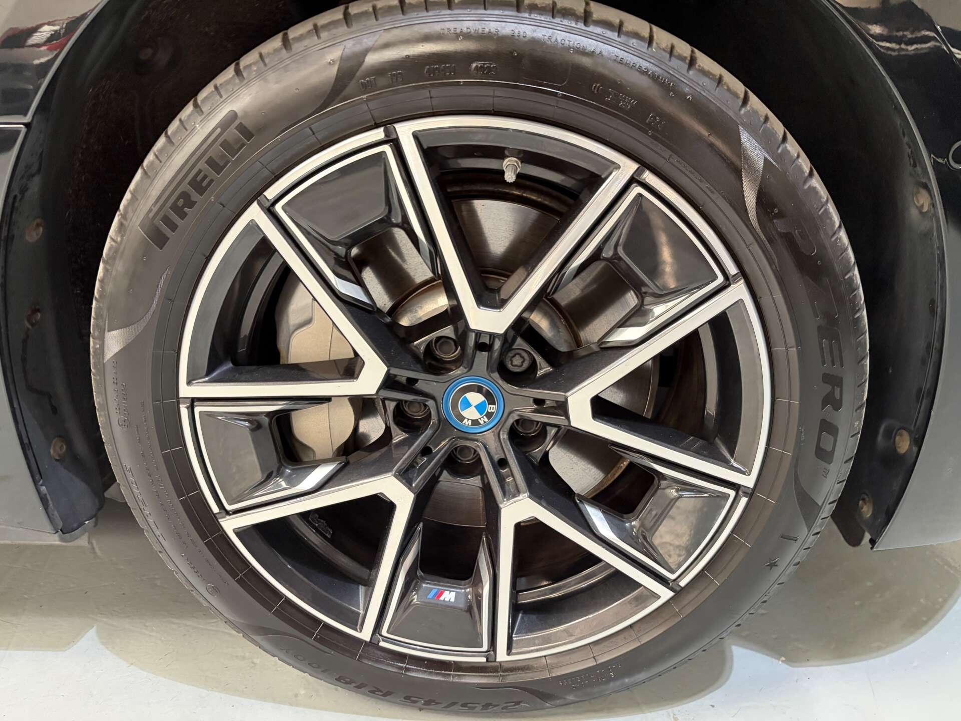 BMW I4 view 16