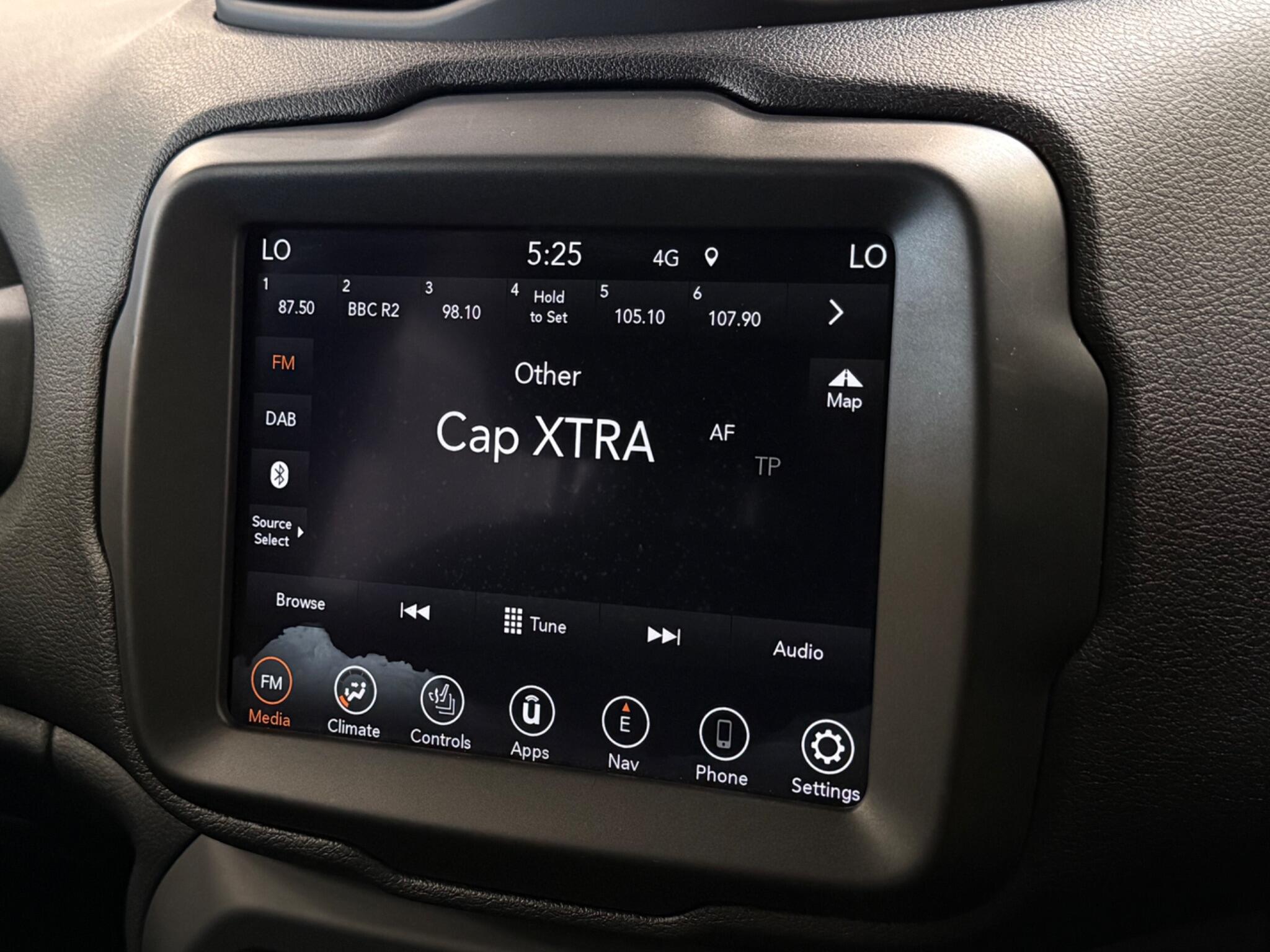 Jeep Renegade view 22