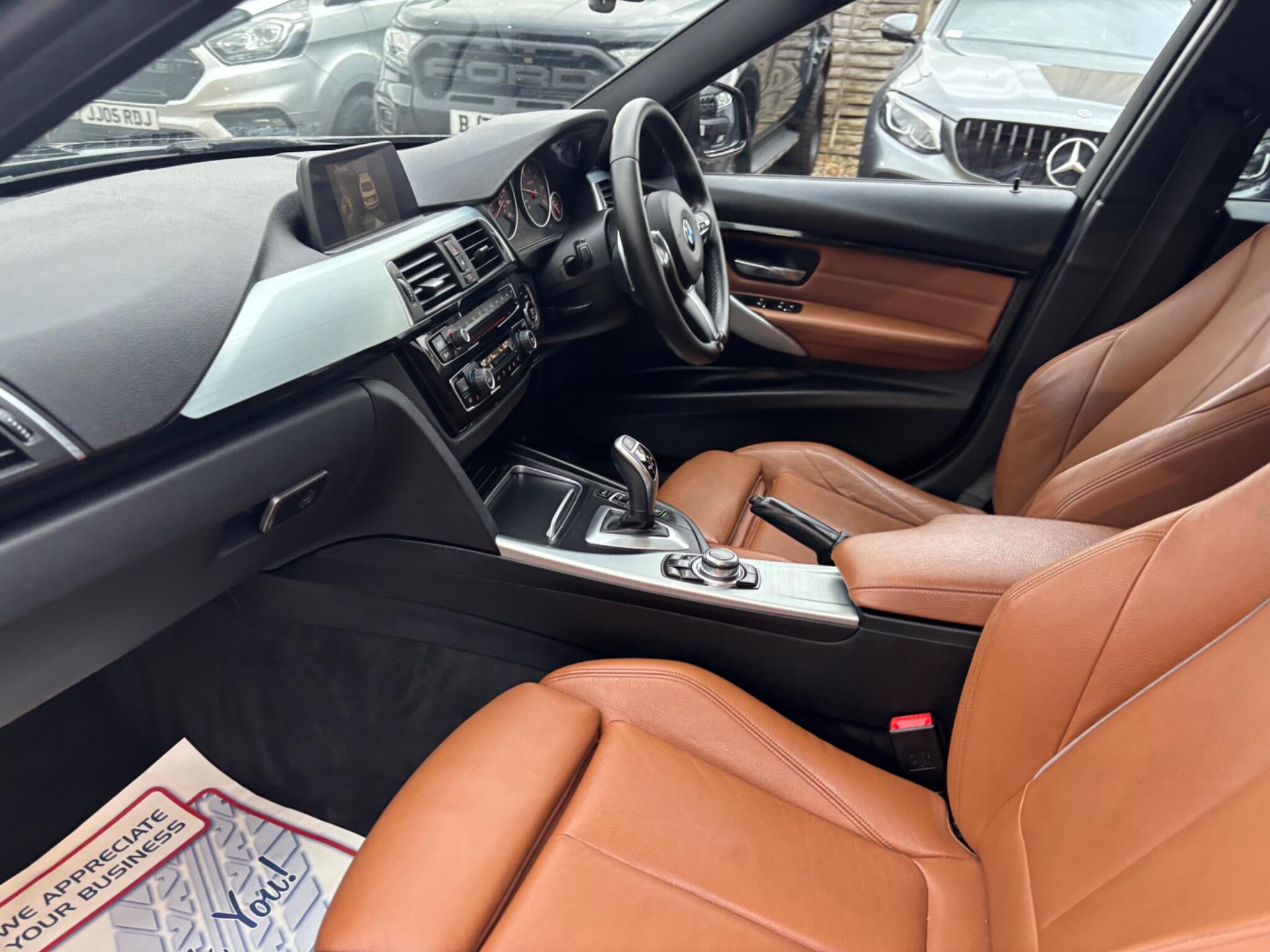 BMW 3 Series view 52