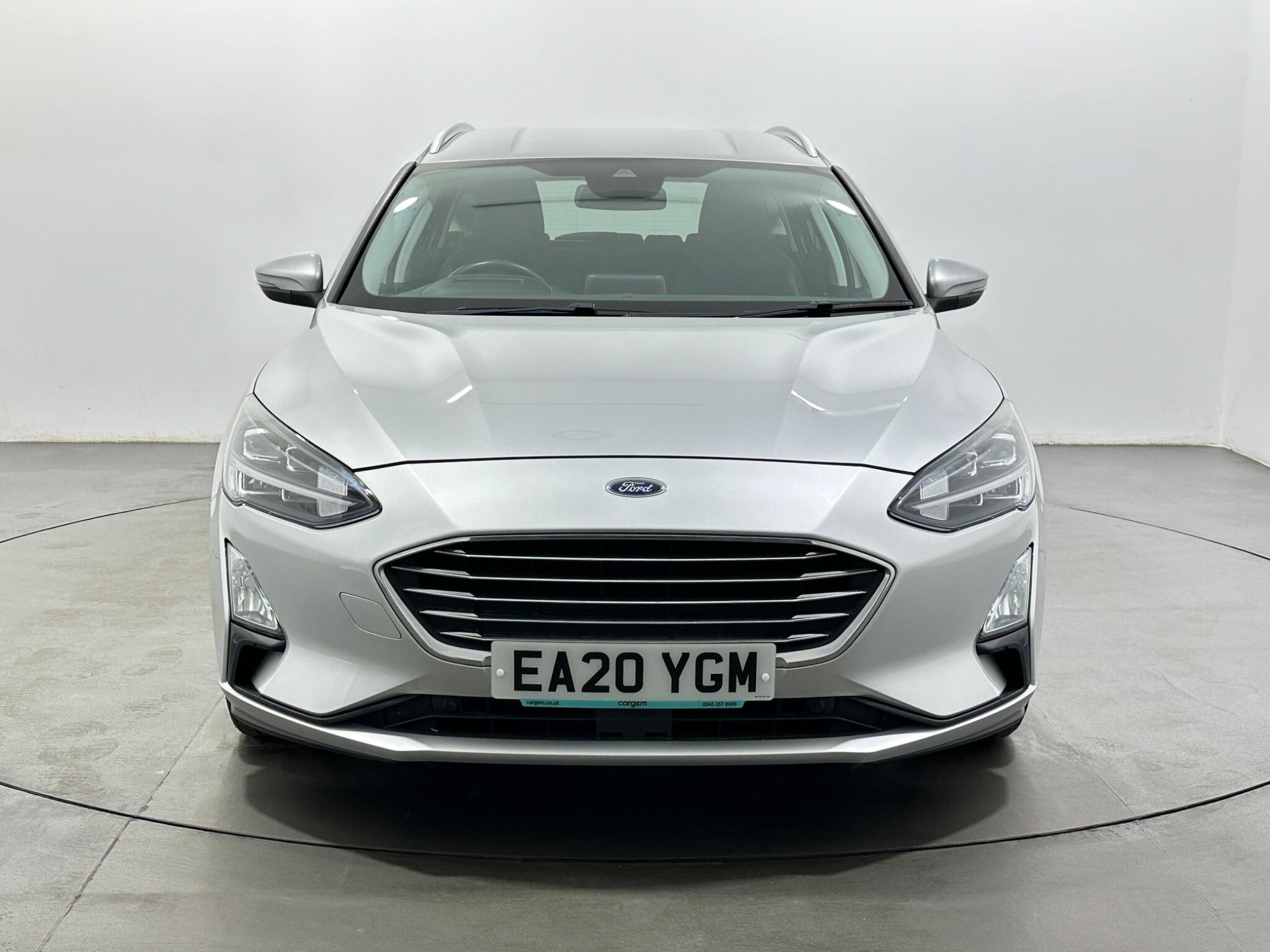 Ford Focus view 3