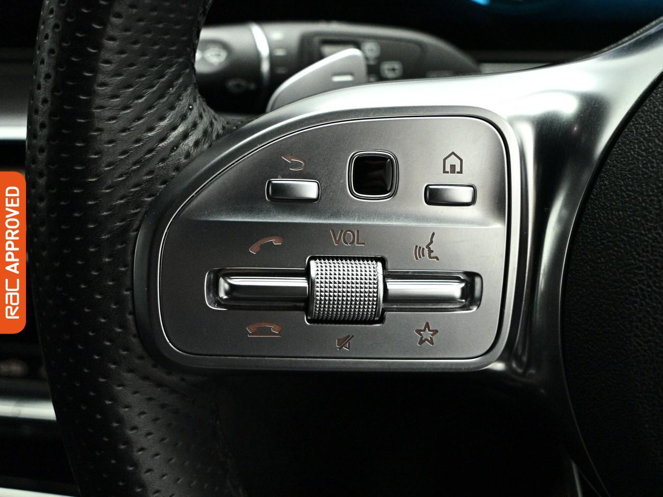 Mercedes-Benz EQC view 24
