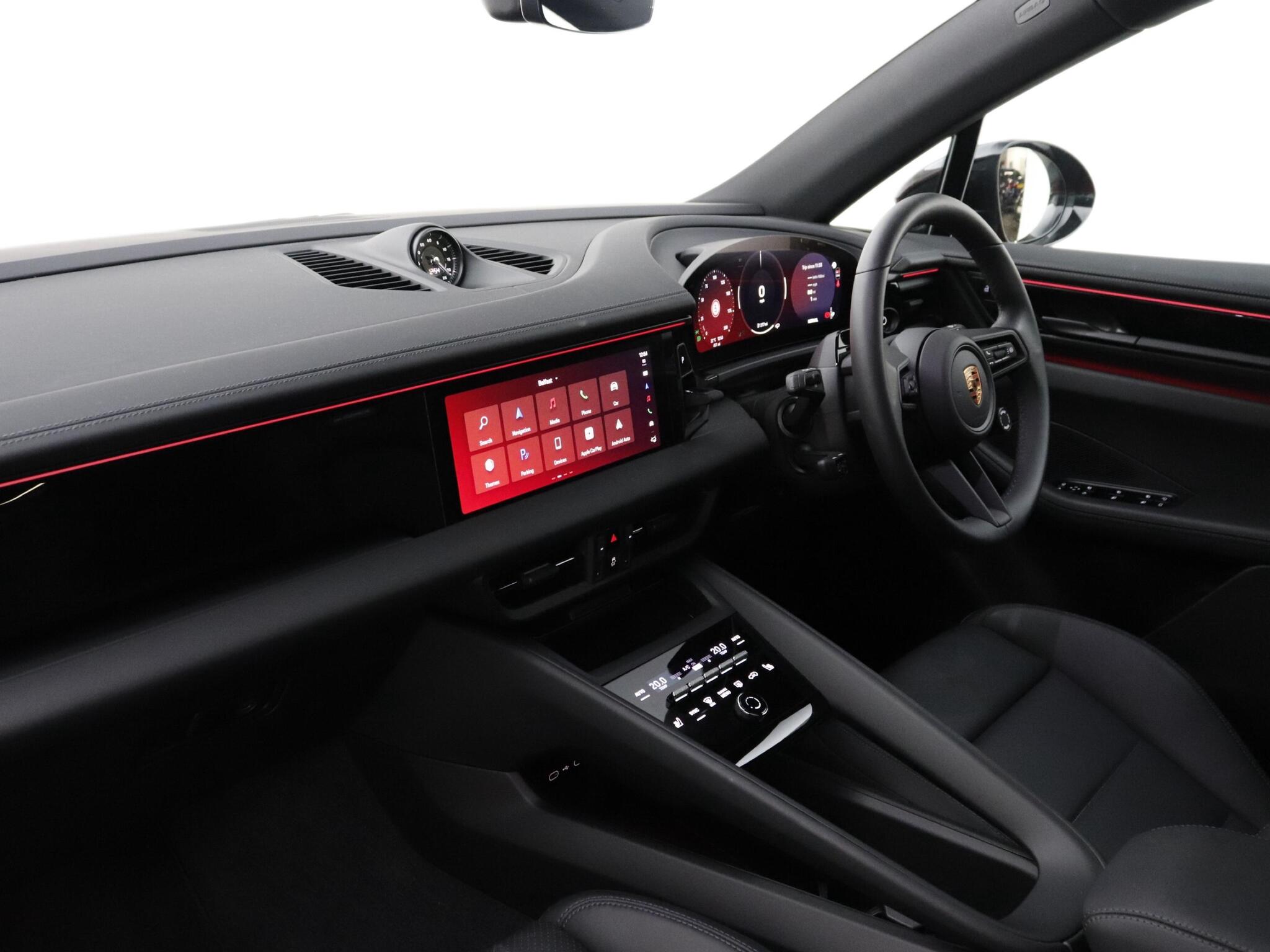 Porsche Macan view 13