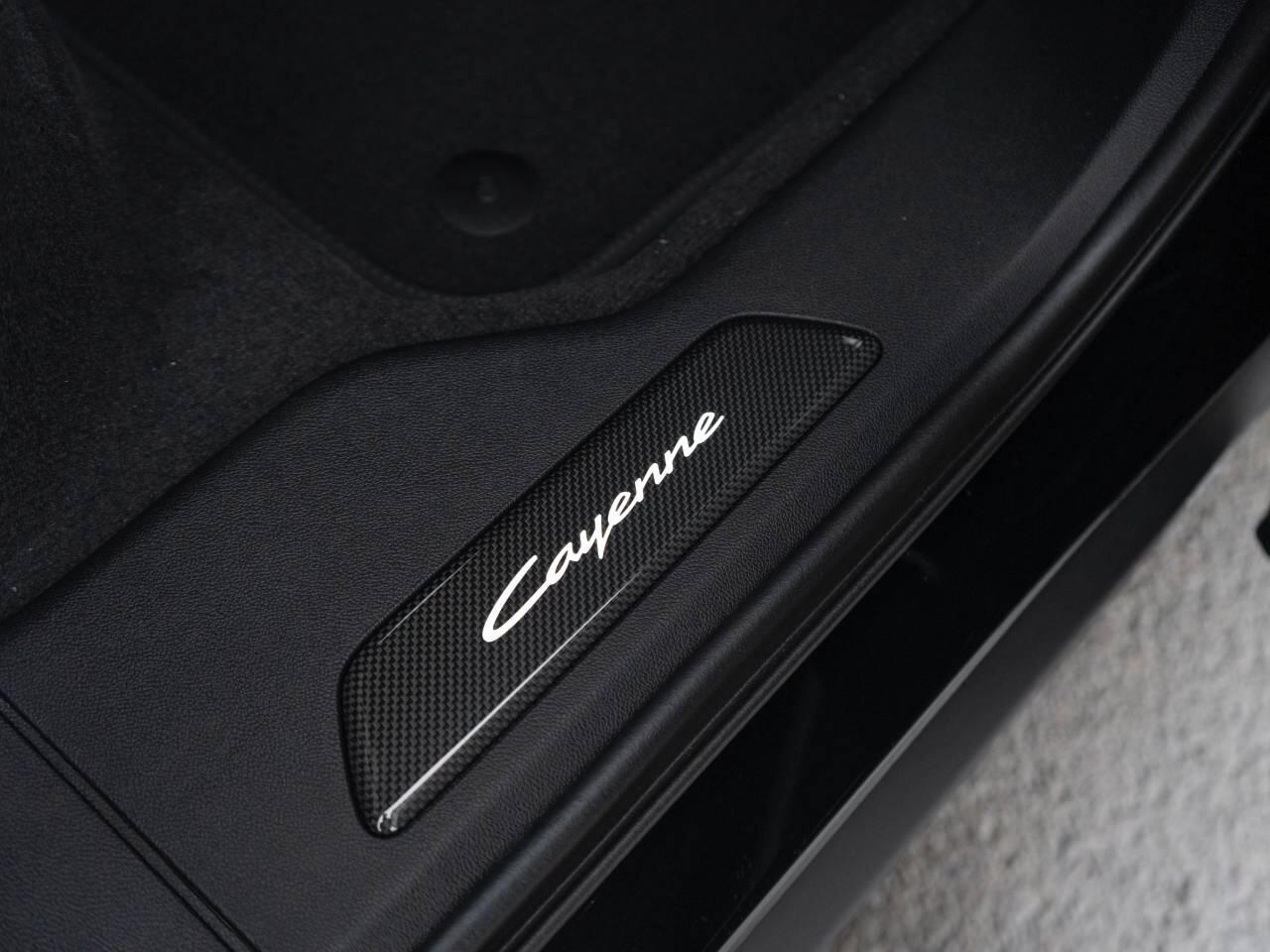 Porsche Cayenne view 39