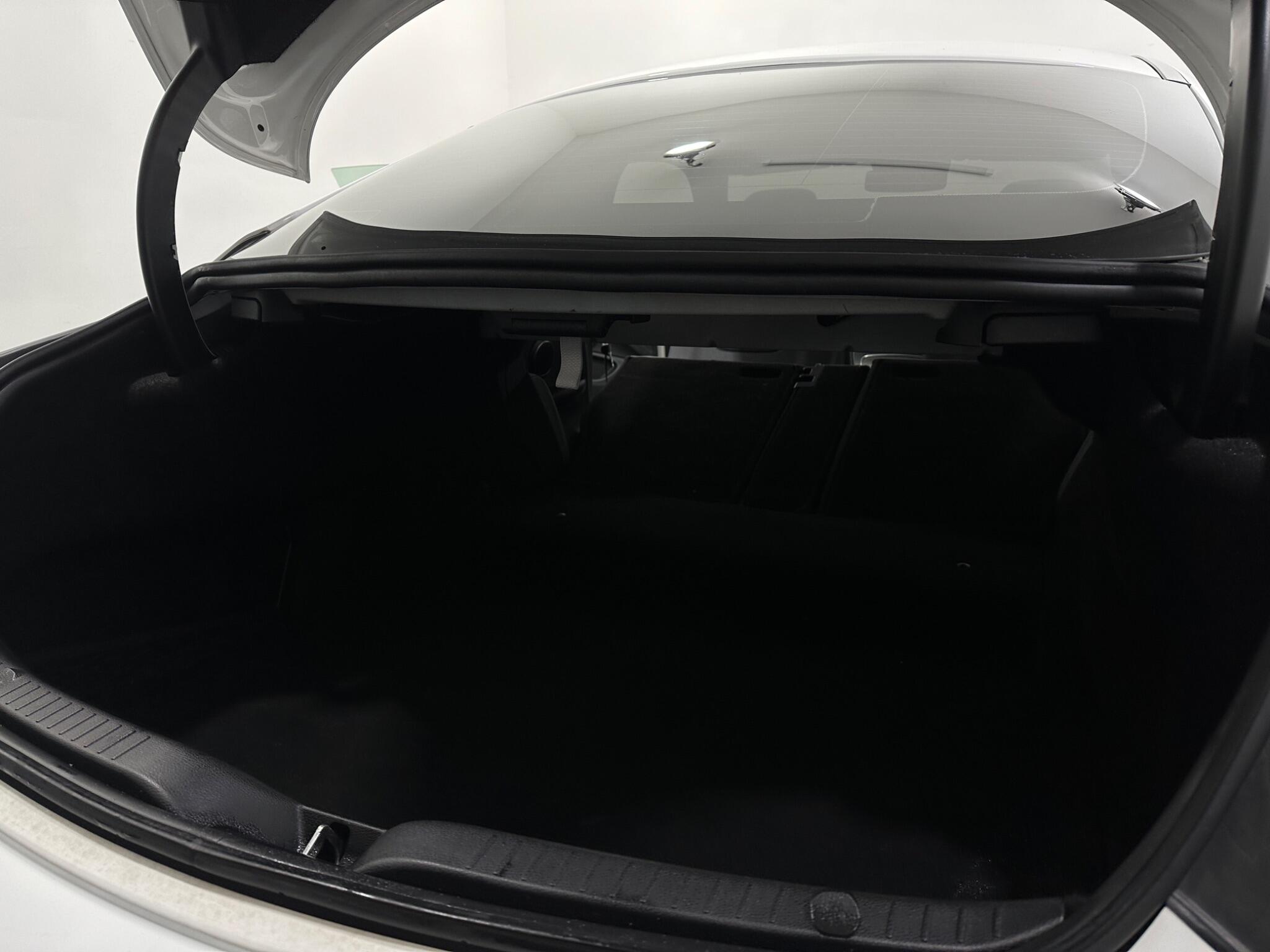 Mercedes-Benz C-Class view 43
